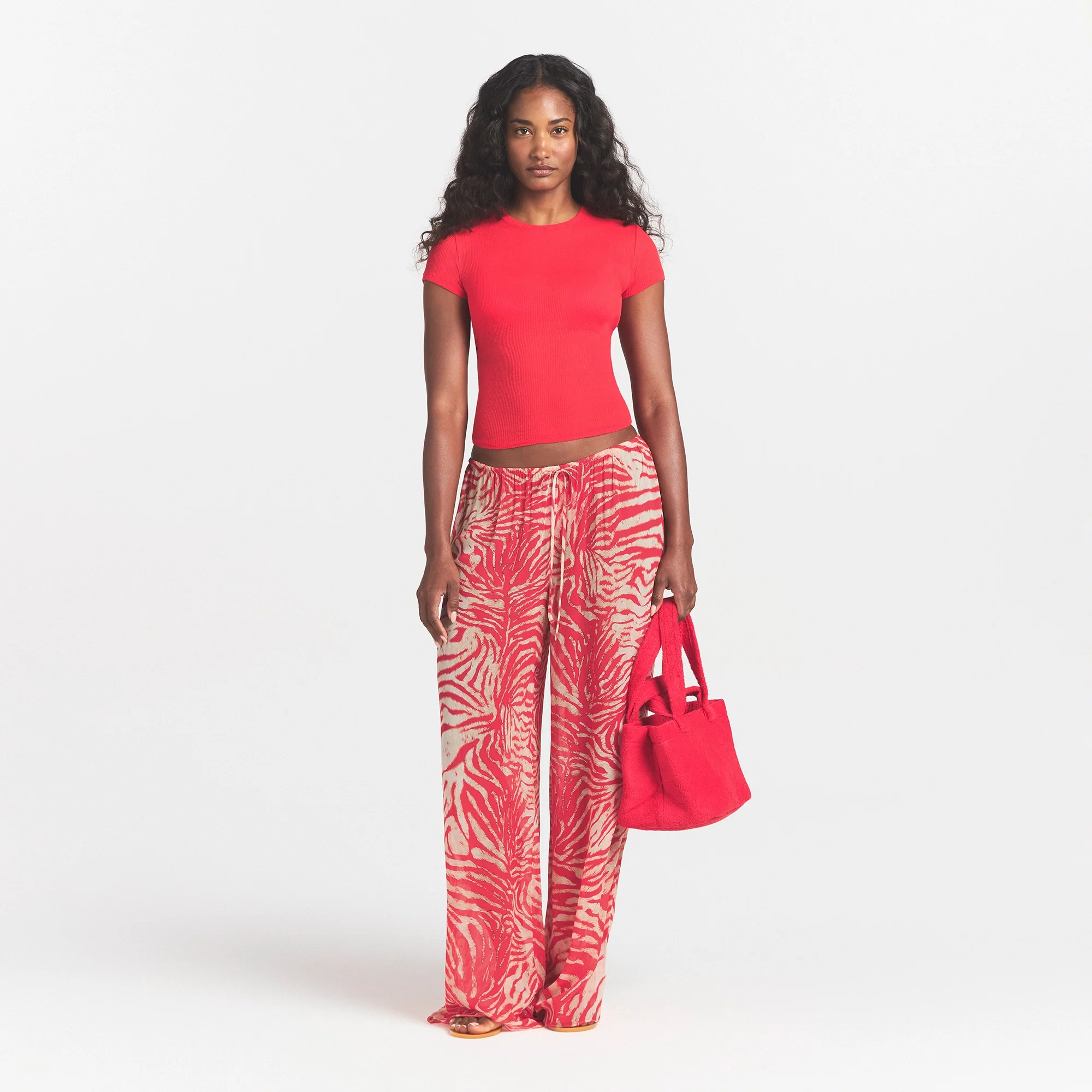 SHEER RIB T-SHIRT | CARMINE - Image 2