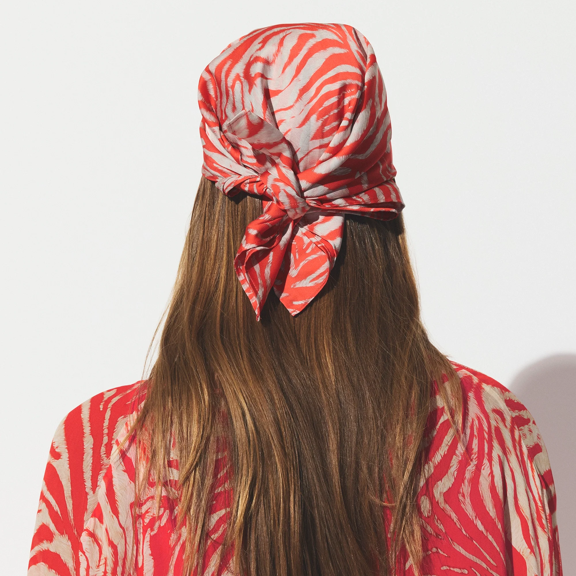 SKIMS ACCESSORIES HEADSCARF | CARMINE ZEBRA PRINT - Image 3