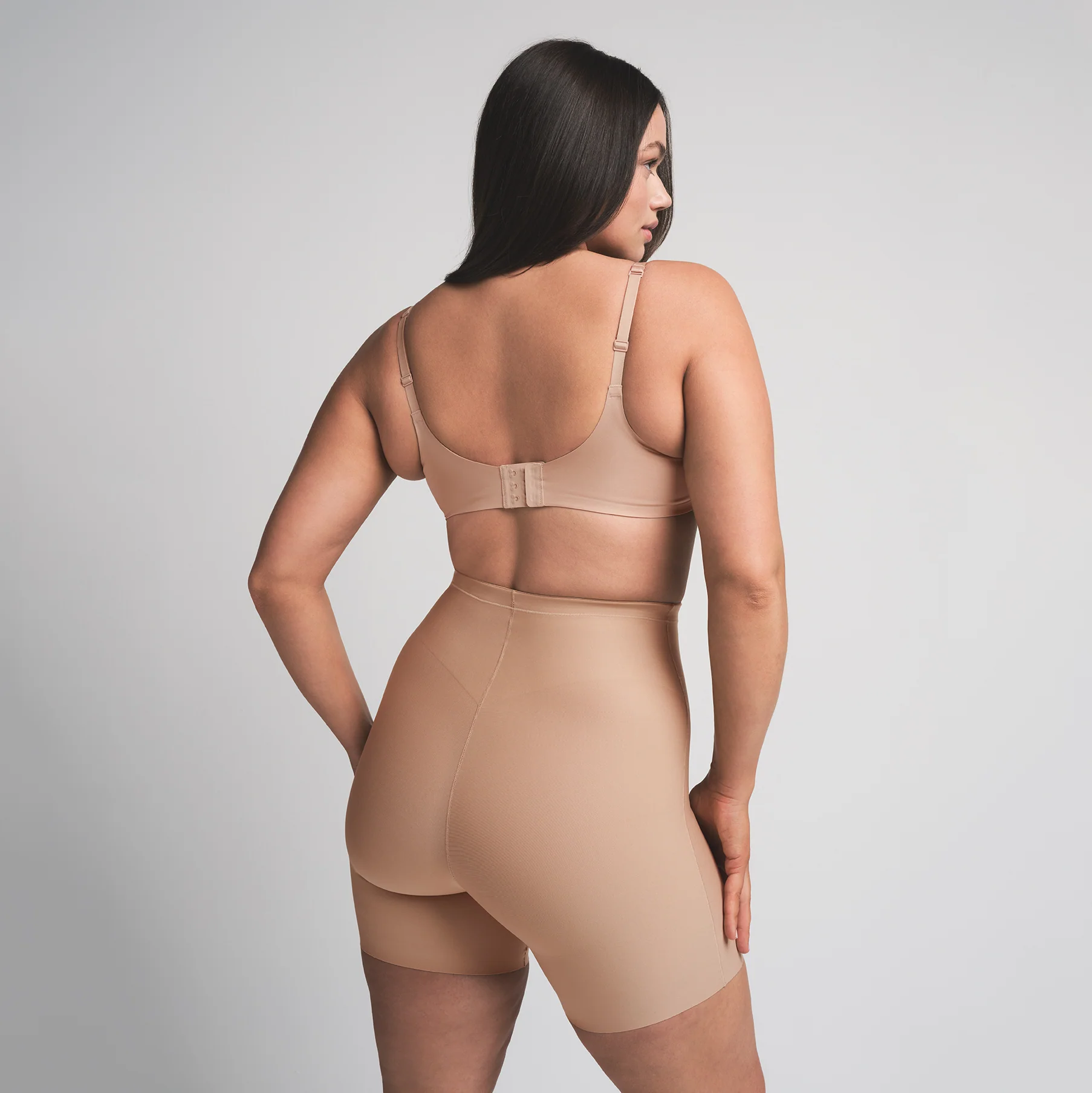 SKIMS BODY CORE SCULPT MID RISE SHORT | CLAY - Image 13