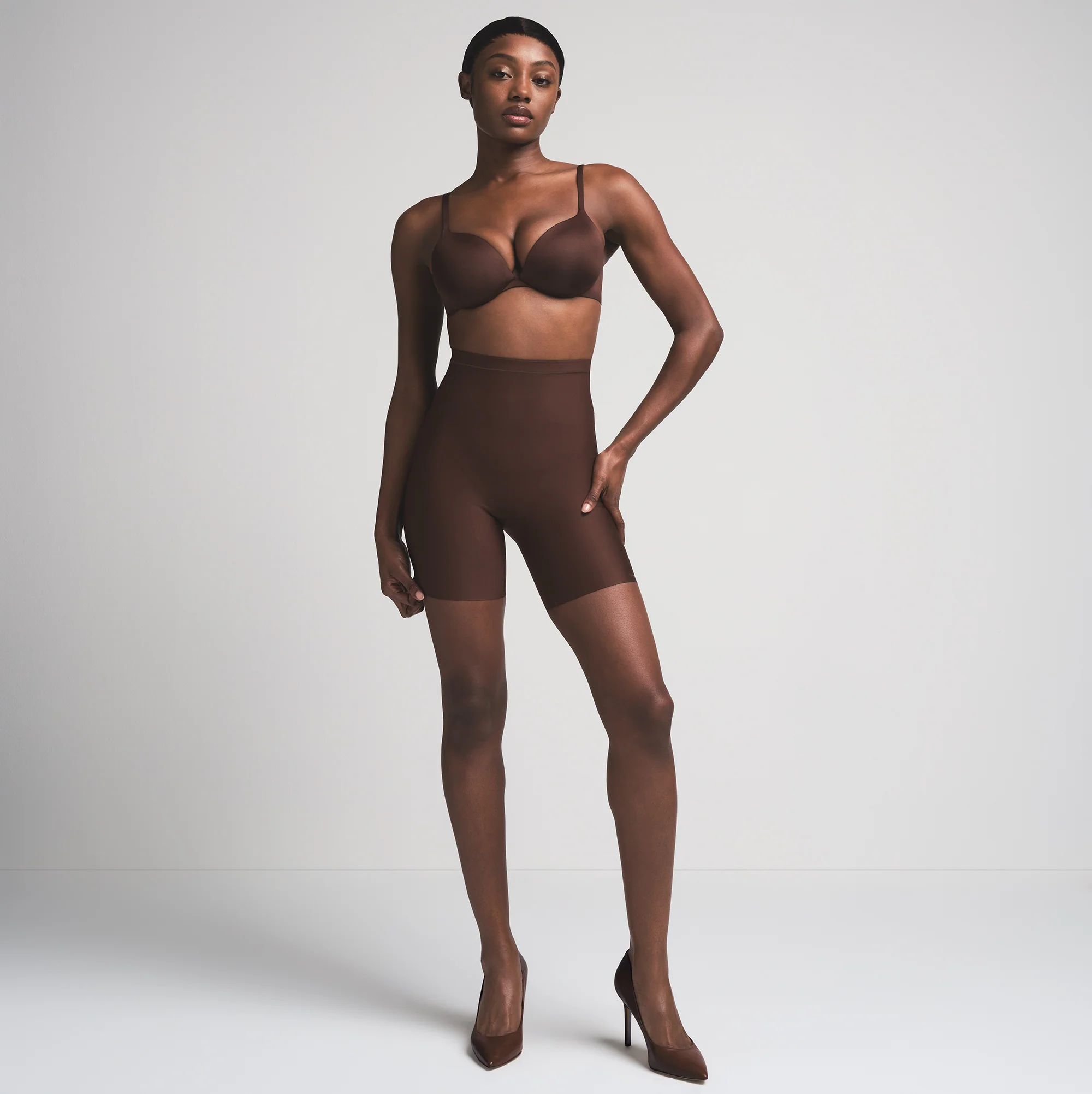 SKIMS BODY CORE SCULPT MID RISE SHORT | COCOA - Image 8