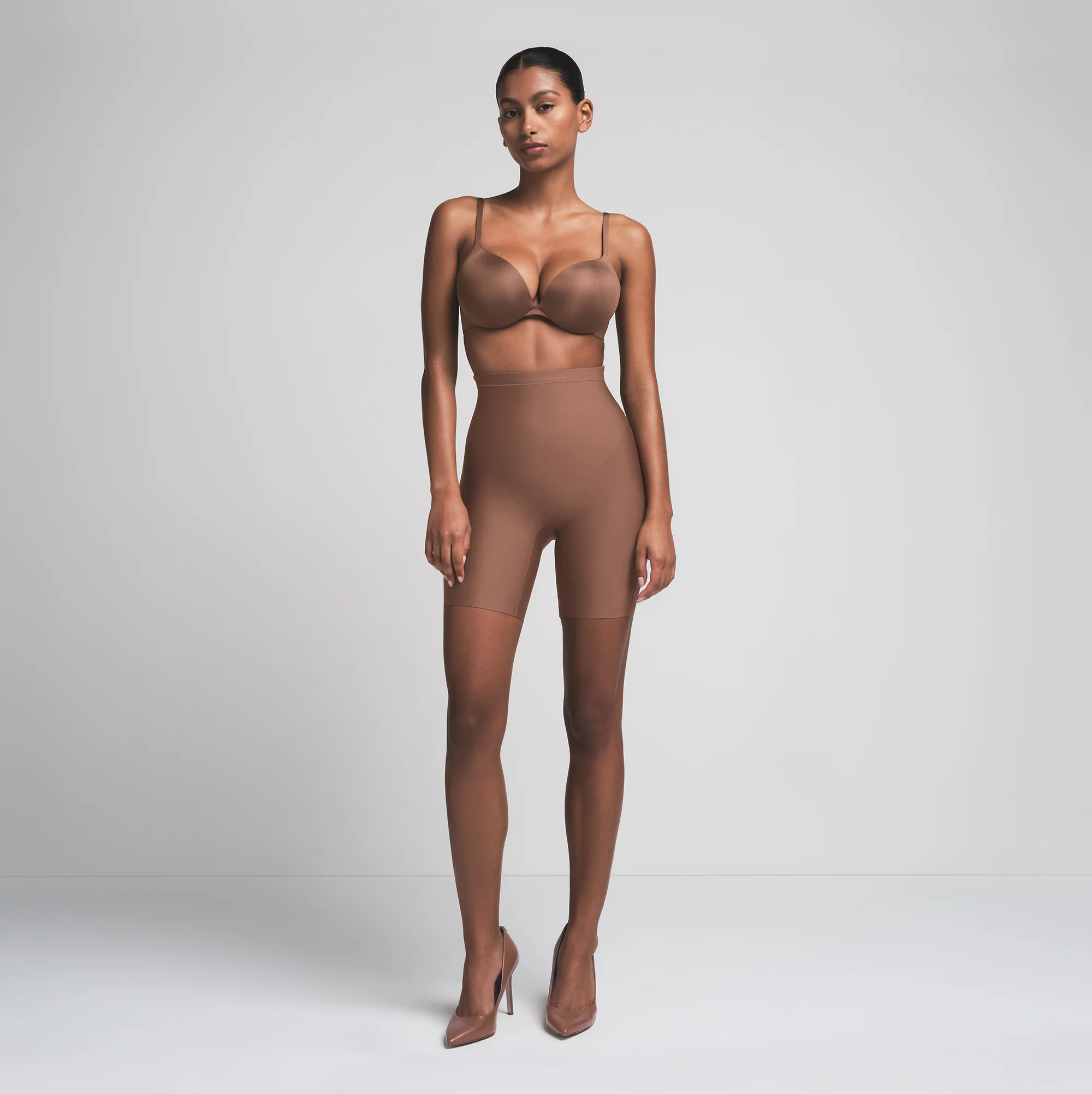 SKIMS BODY CORE SCULPT MID RISE SHORT | JASPER - Image 4