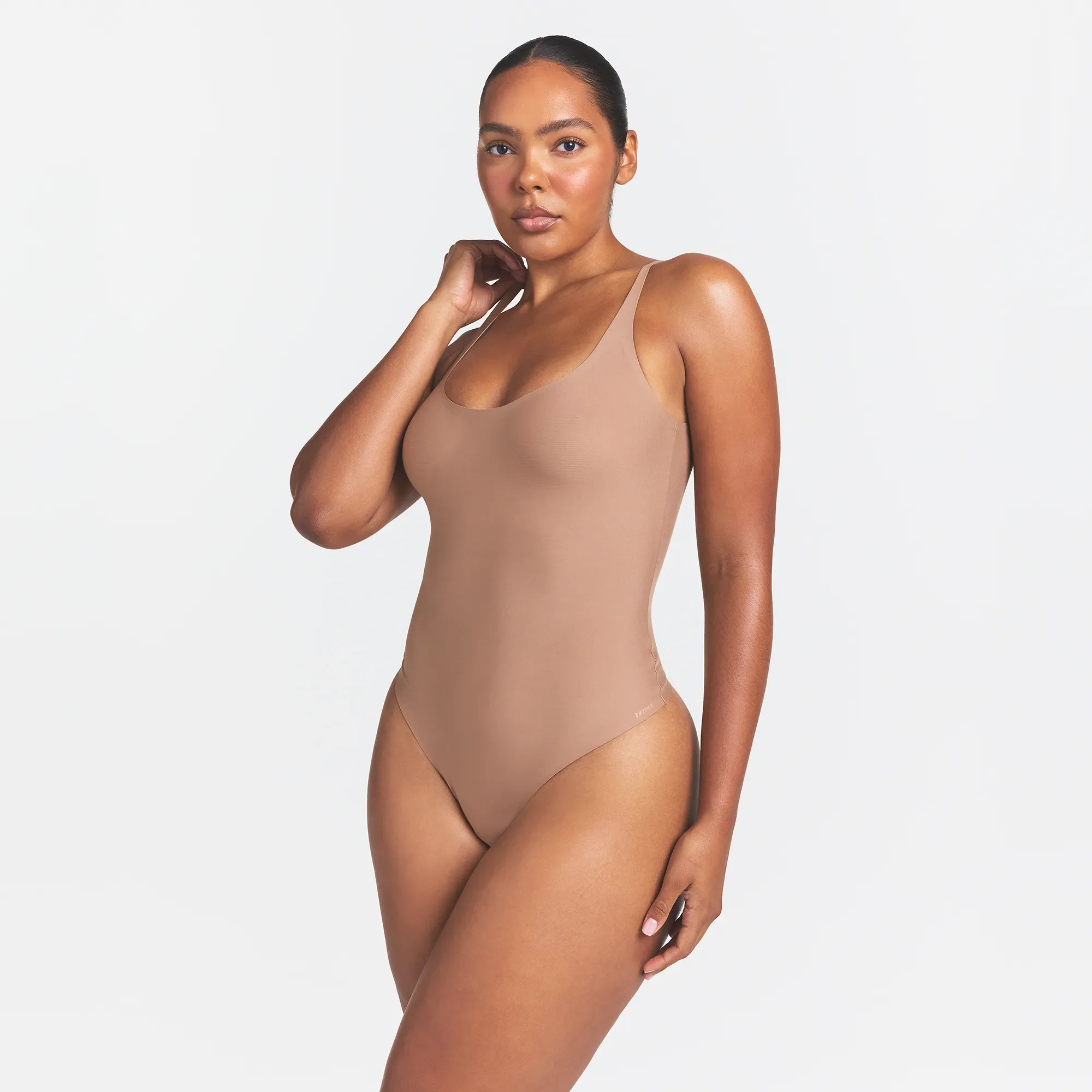 SKIMS BODY SCOOP LOW BACK THONG BODYSUIT | SIENNA - Image 4