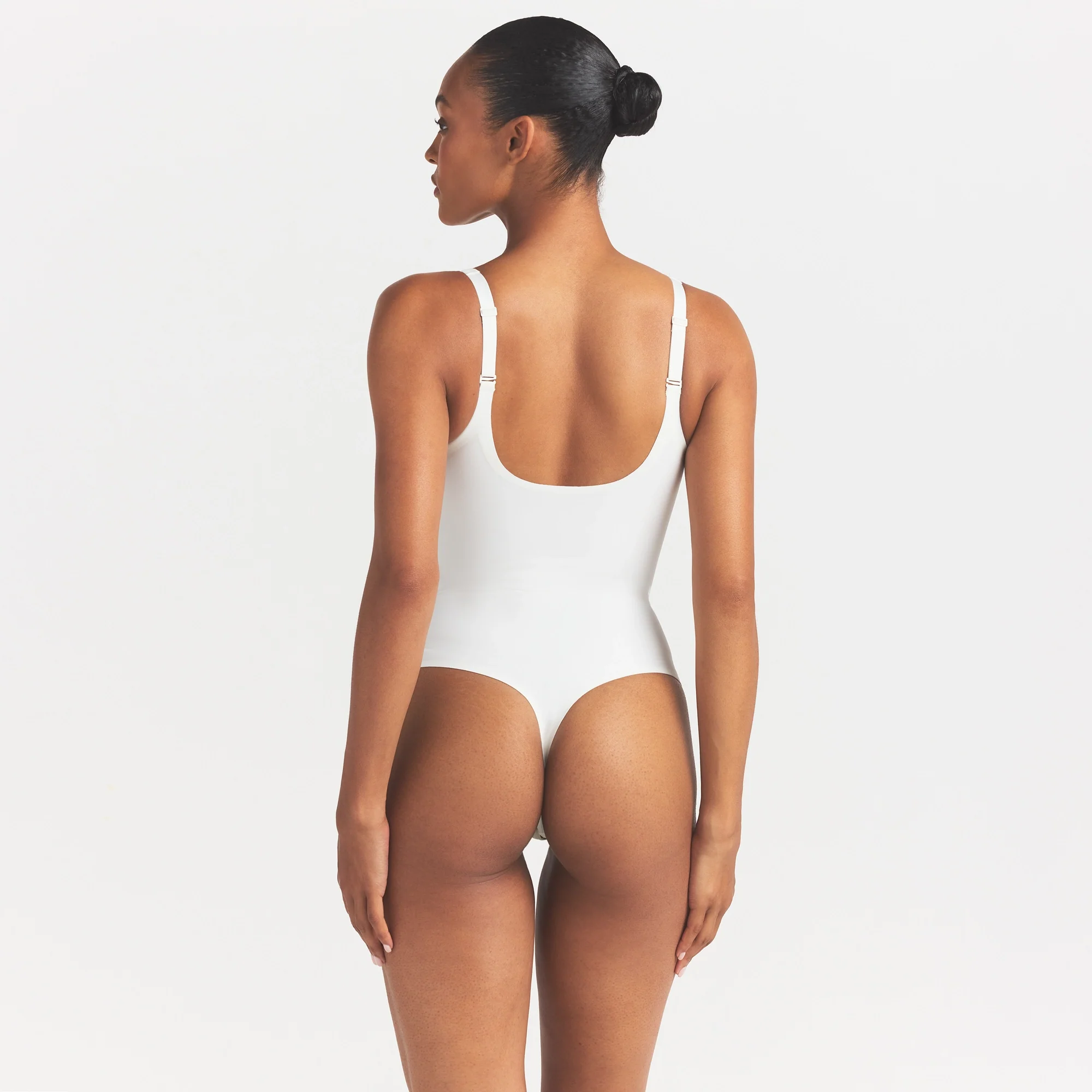 SKIMS BODY UNLINED PLUNGE THONG BODYSUIT | IVORY - Image 4