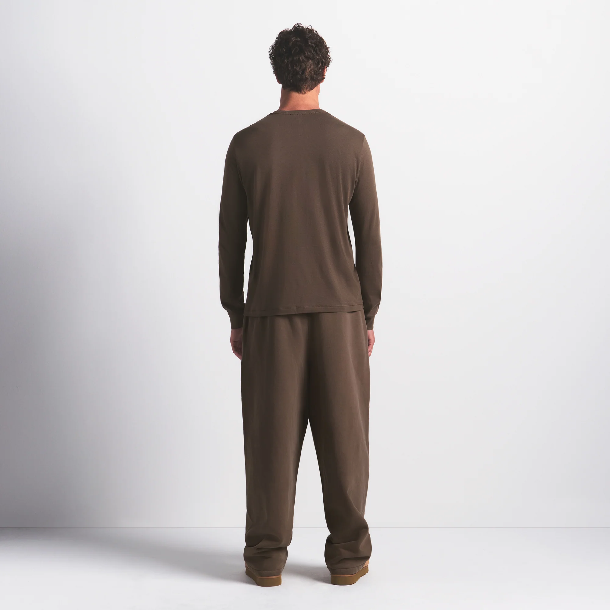SKIMS COTTON MENS CLASSIC LONG SLEEVE T-SHIRT | DRIFTWOOD - Image 5