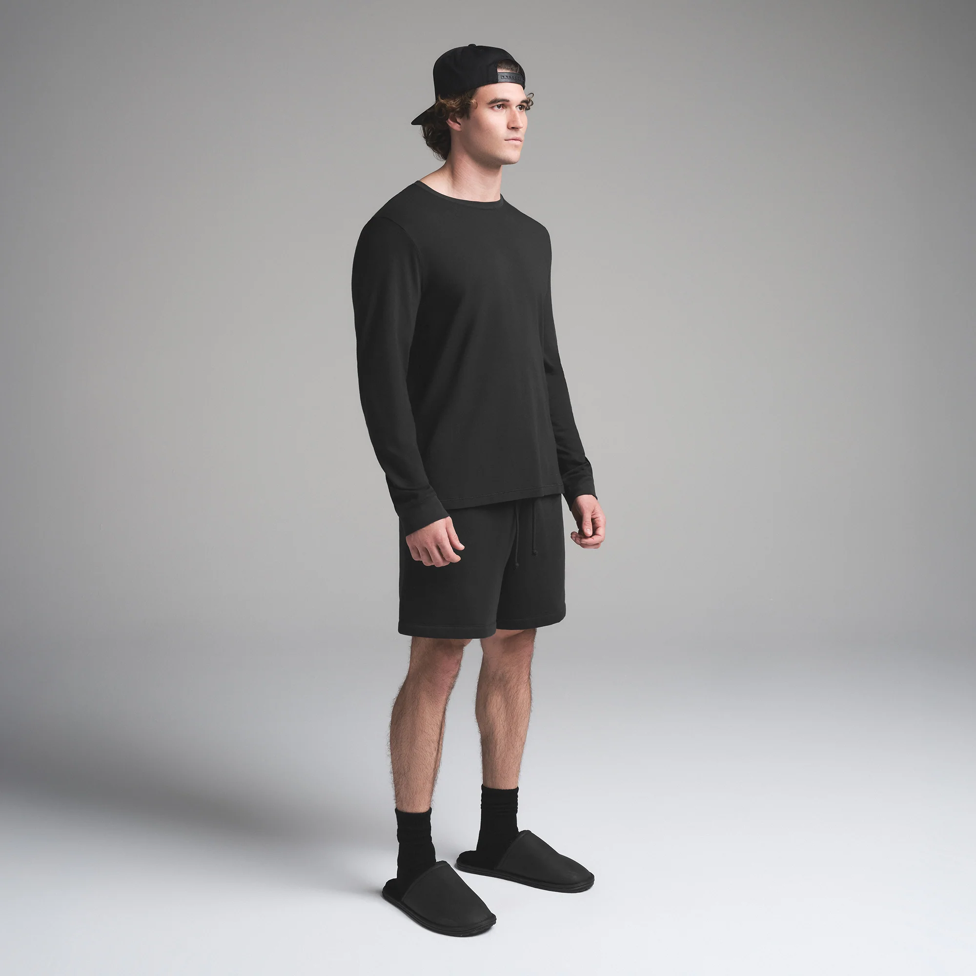 SKIMS COTTON MENS CLASSIC LONG SLEEVE T-SHIRT | ONYX - Image 4