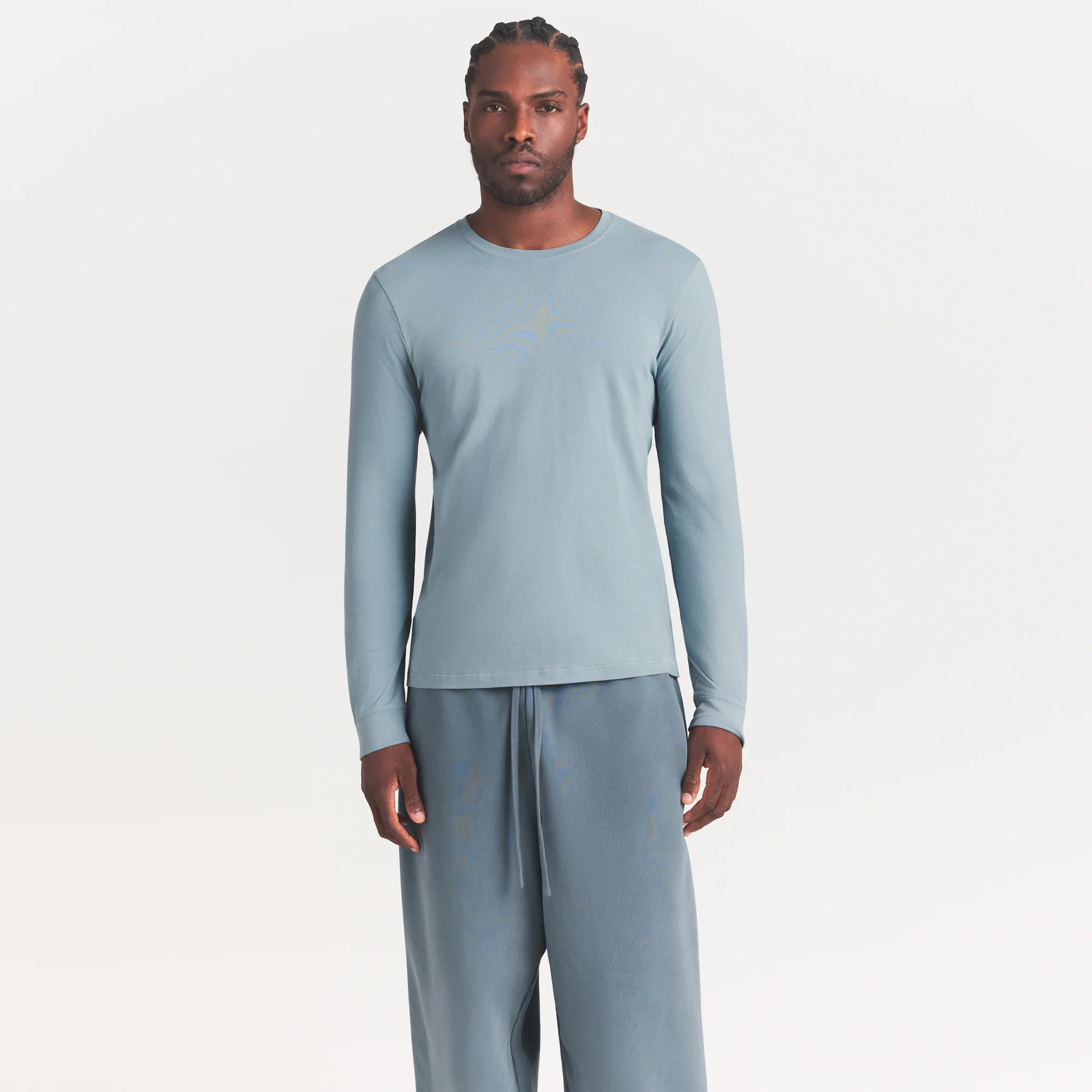 SKIMS COTTON MENS CLASSIC LONG SLEEVE T-SHIRT | SKY - Image 3