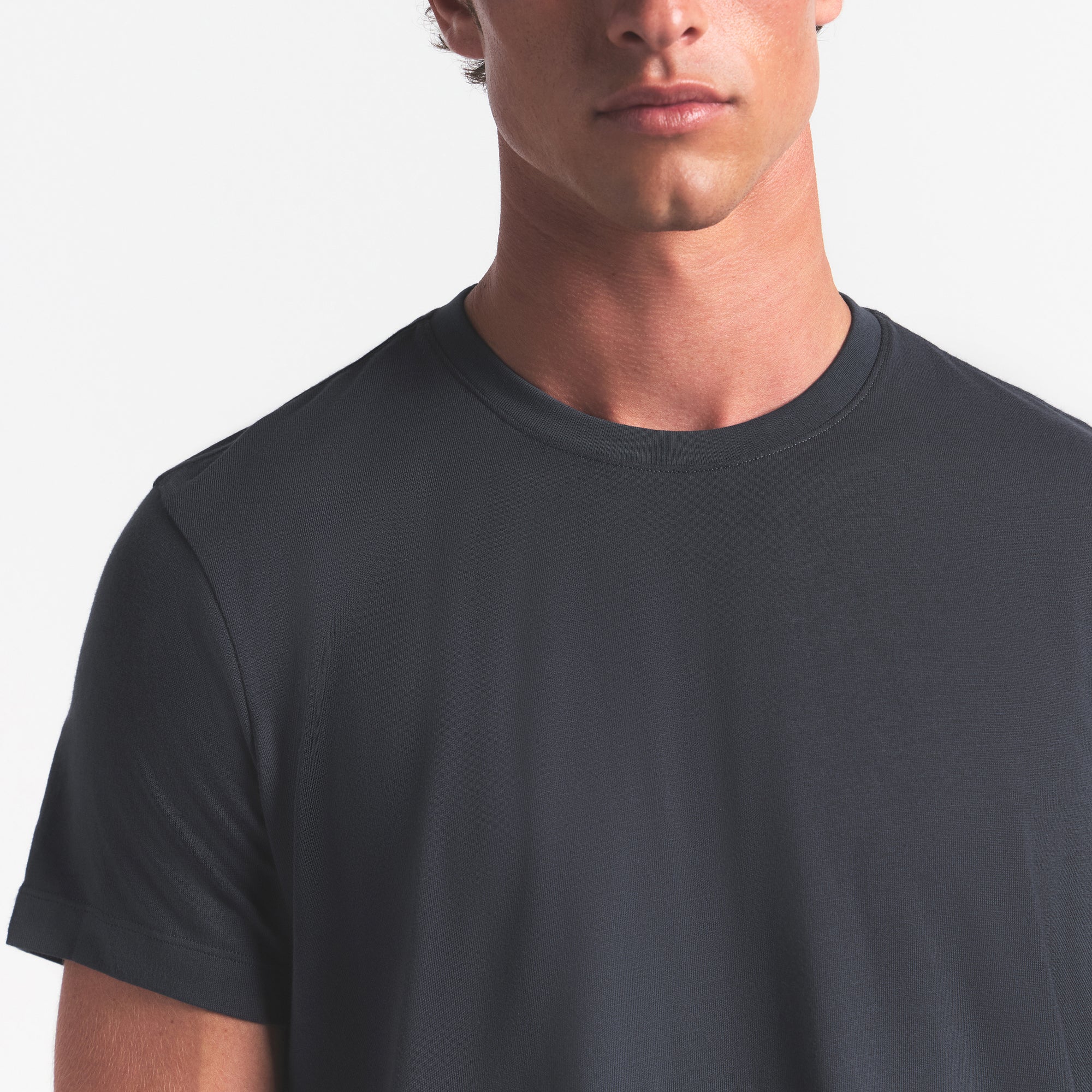 SKIMS COTTON MENS CLASSIC T-SHIRT | GRAPHITE - Image 3