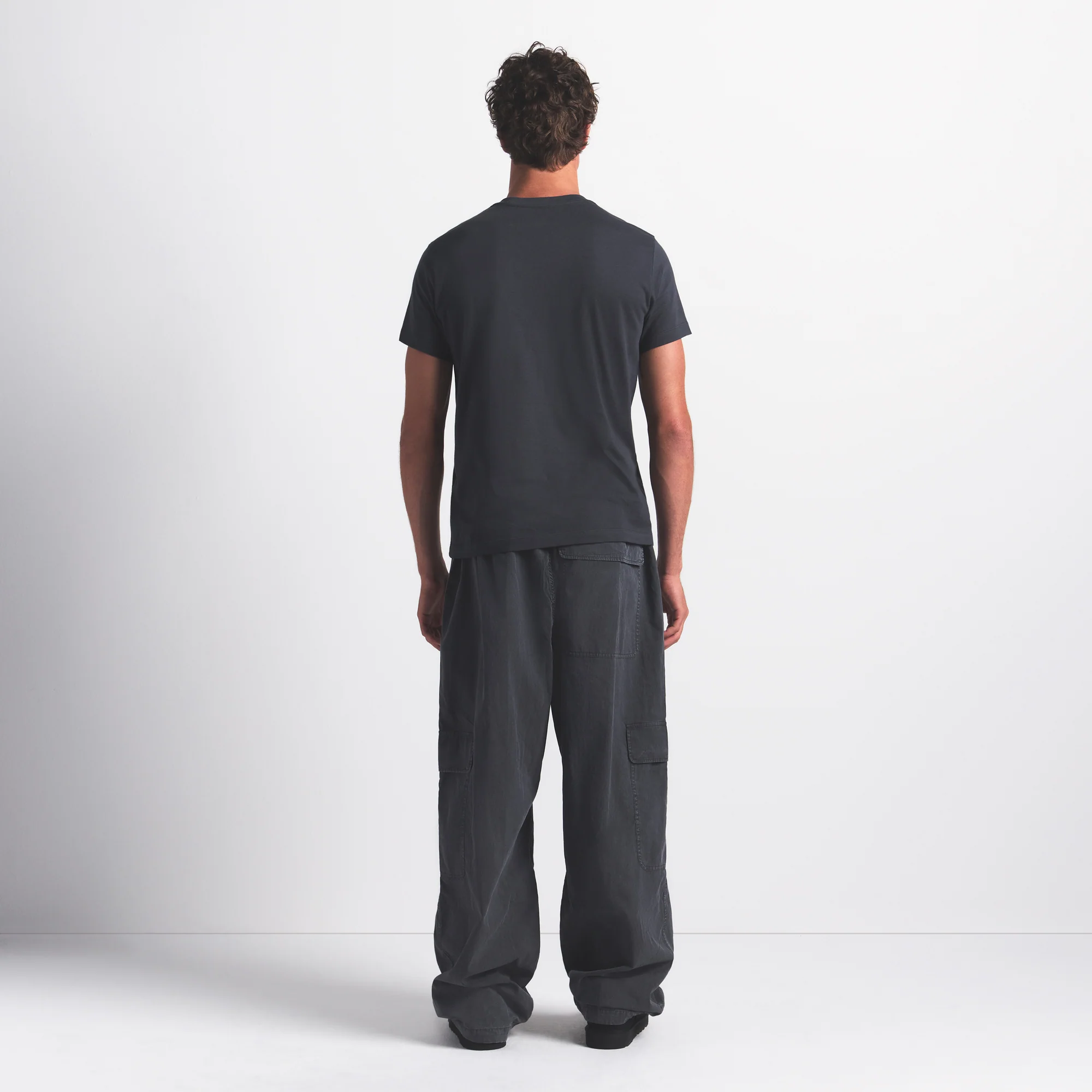 SKIMS COTTON MENS CLASSIC T-SHIRT | GRAPHITE - Image 5