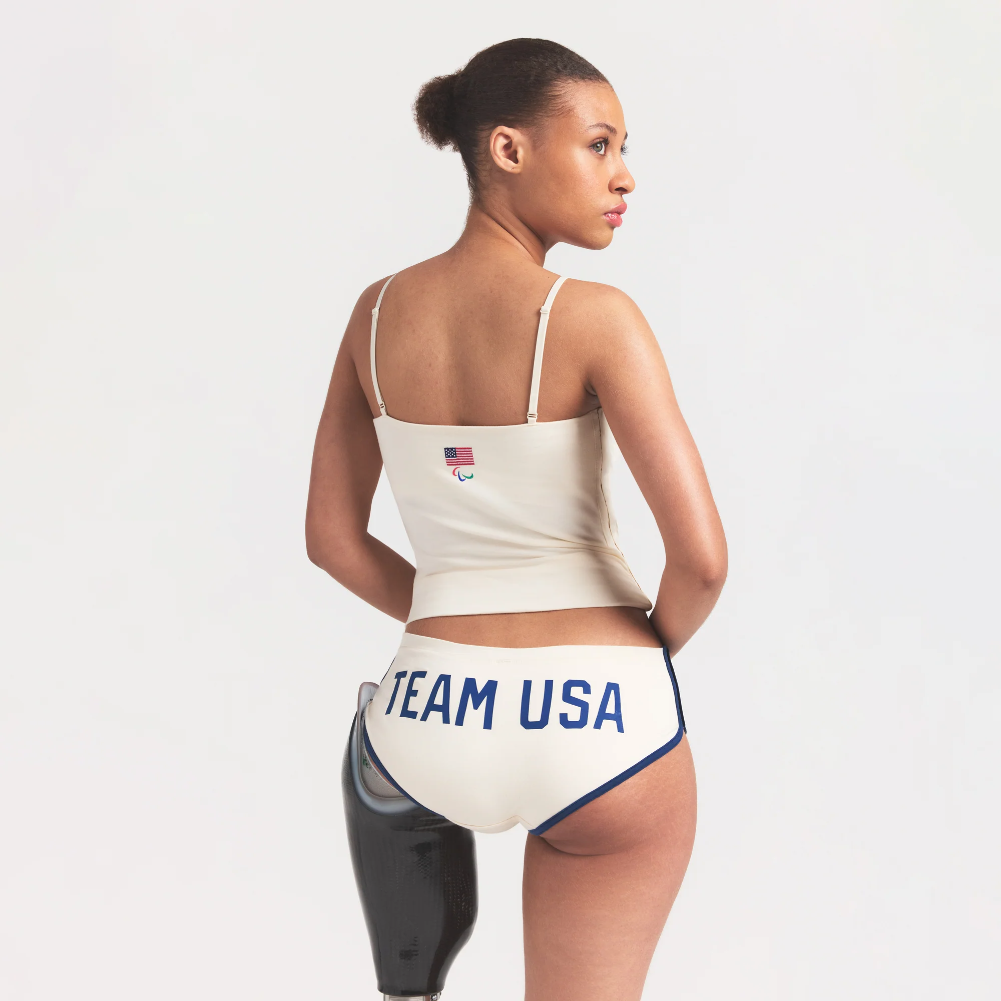SKIMS FOR TEAM USA COTTON JERSEY PARALYMPIC DOLPHIN BOY SHORT | ECRU - Image 5