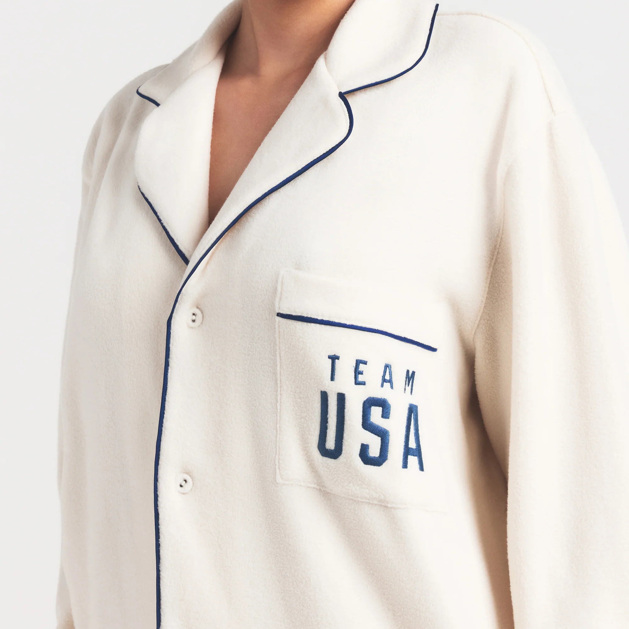SKIMS FOR TEAM USA FLEECE UNISEX PARALYMPIC OVERSIZED SLEEP TOP | ECRU - Image 3