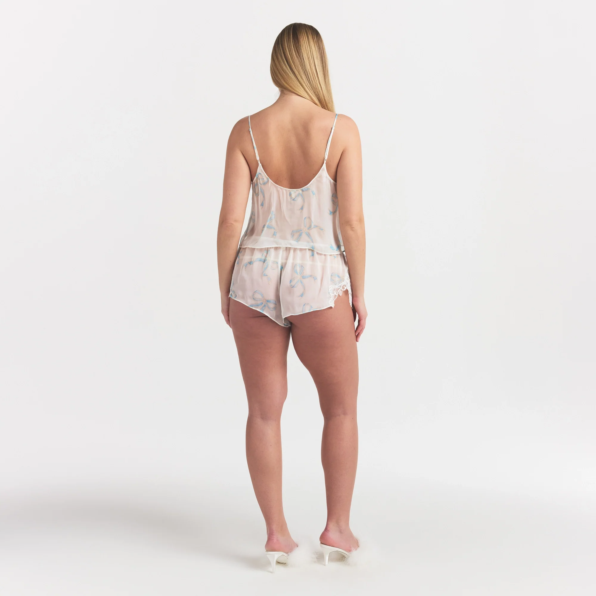 SKIMS ROMANCE CAMI AND SHORT SET | IVORY PEARL BOWS PRINT - Image 6