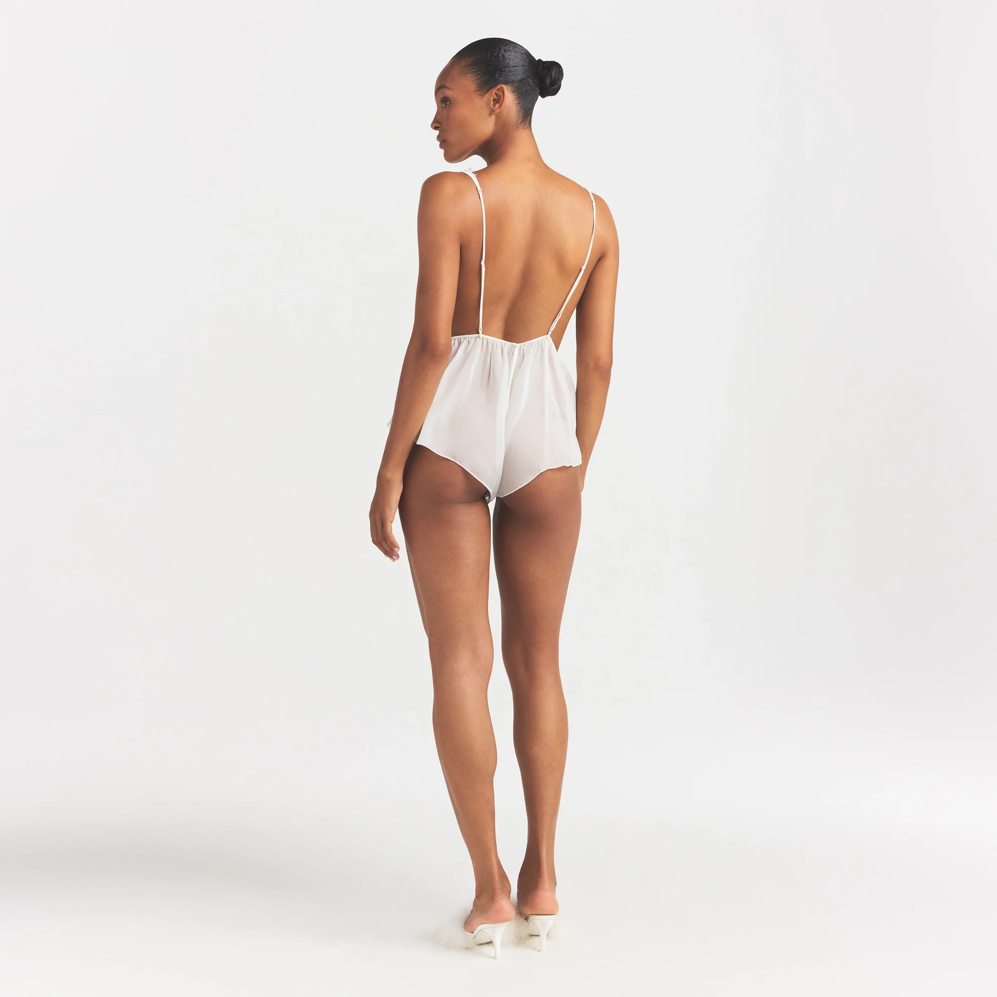 SKIMS ROMANCE PLUNGE TEDDY | IVORY - Image 4
