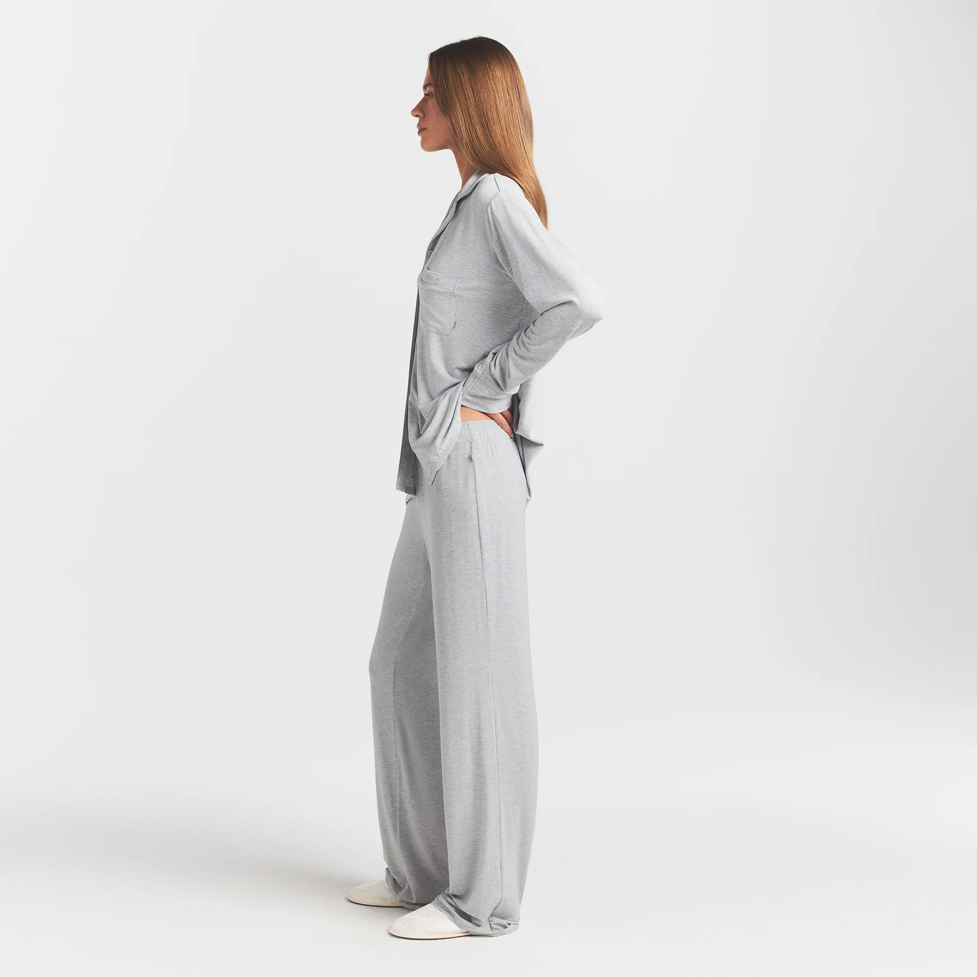 SKIMS SLEEP LONG SLEEVE BUTTON UP SET | LIGHT HEATHER GREY - Image 4