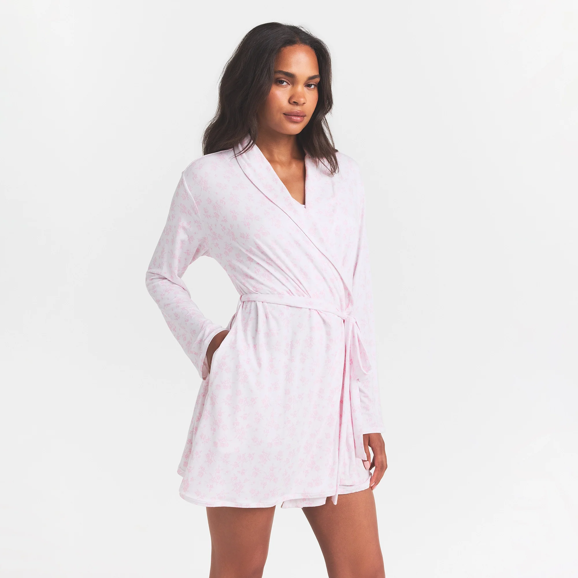 SKIMS SLEEP SHORT ROBE | SNOW DELICATE FLORAL PRINT - Image 3