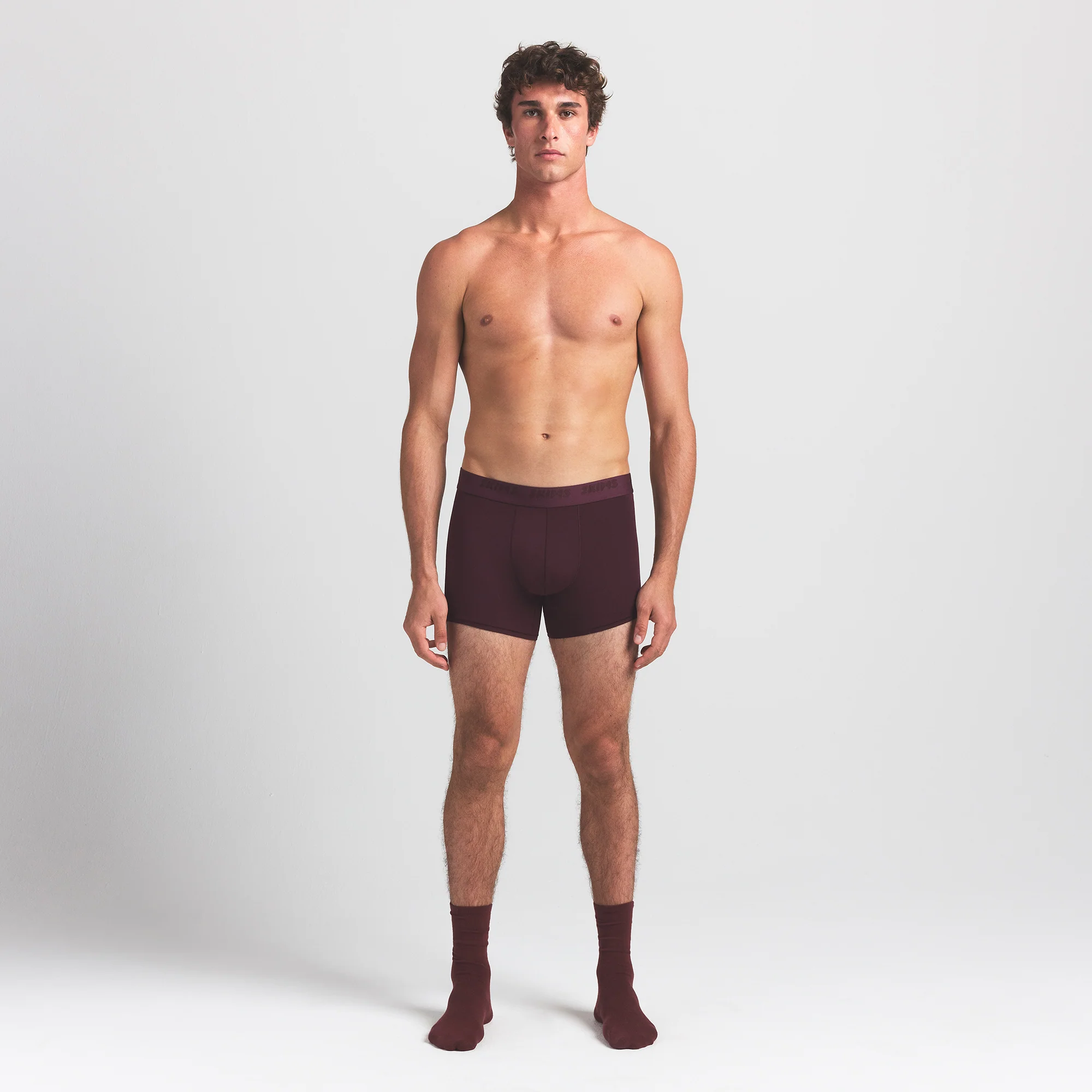 SKIMS STRETCH MENS 3" BOXER BRIEF | CURRANT - Image 2