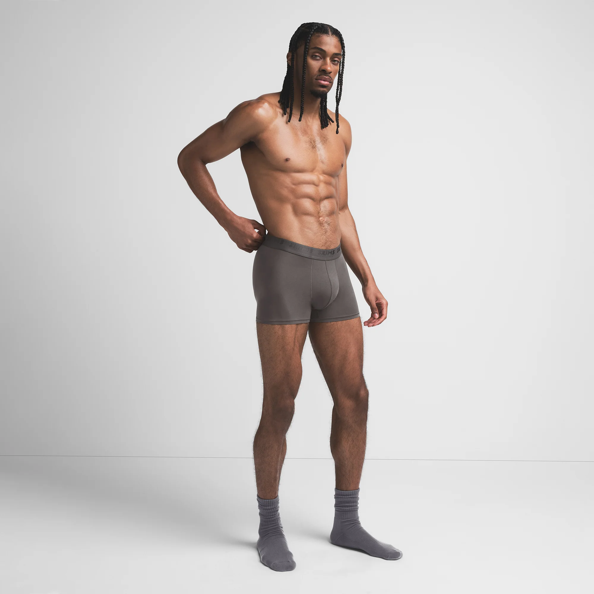 SKIMS STRETCH MENS 3" BOXER BRIEF | GUNMETAL - Image 5