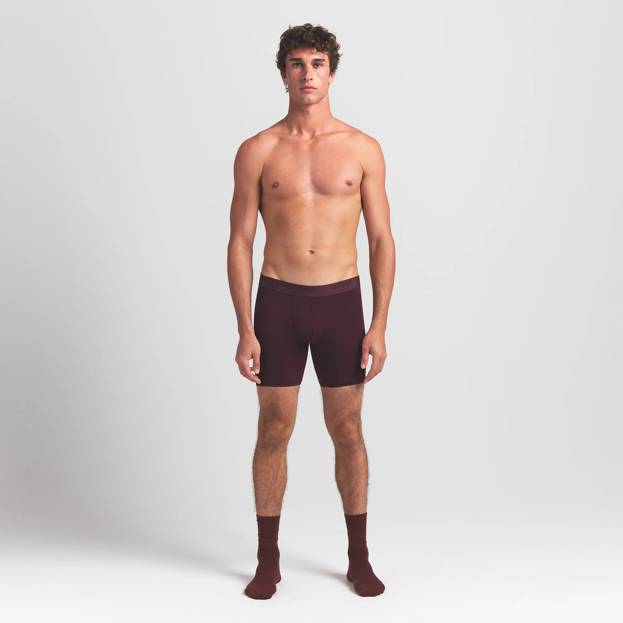 SKIMS STRETCH MENS 5" BOXER BRIEF | CURRANT - Image 2