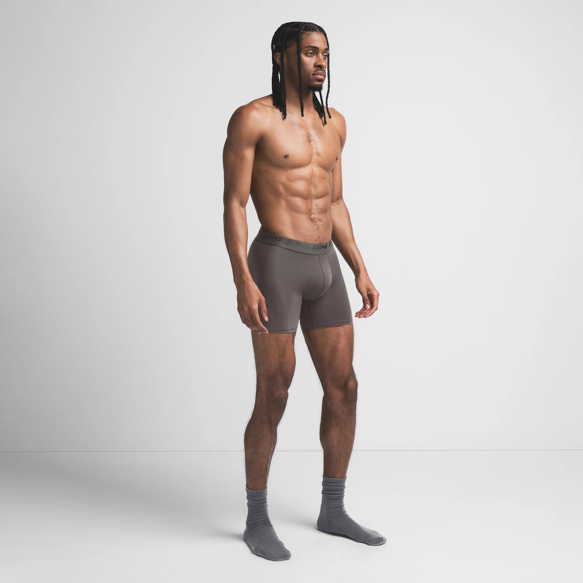 SKIMS STRETCH MENS 5" BOXER BRIEF | GUNMETAL - Image 4