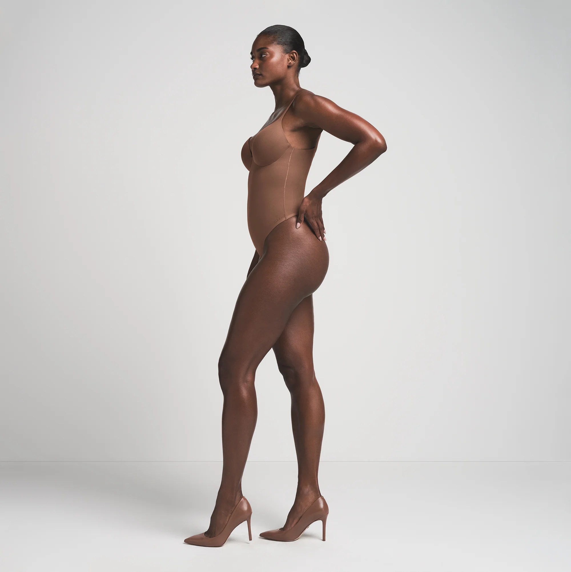 SKIMS ULTIMATE BODY PUSH-UP THONG BODYSUIT | JASPER - Image 4