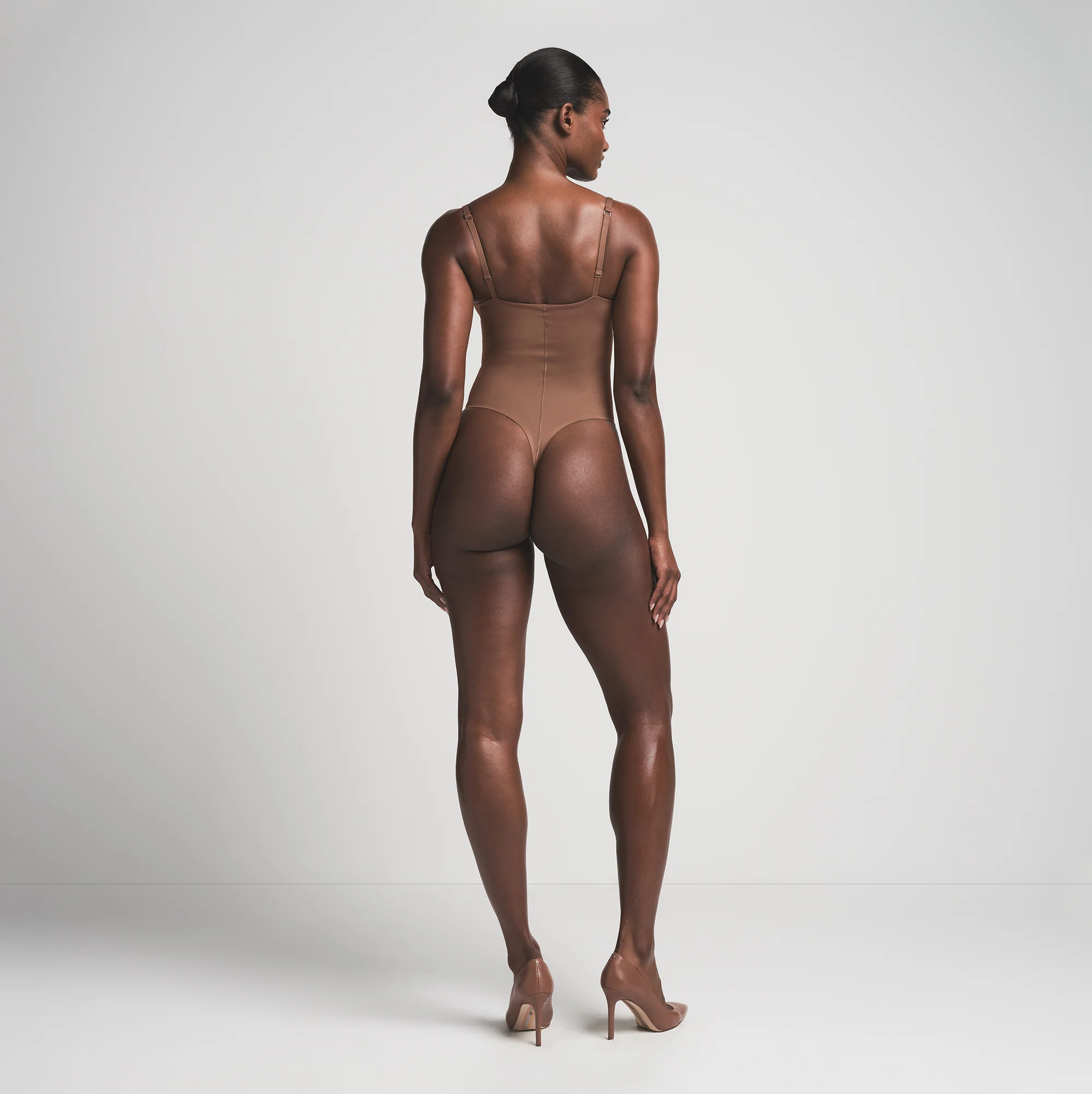 SKIMS ULTIMATE BODY PUSH-UP THONG BODYSUIT | JASPER - Image 5