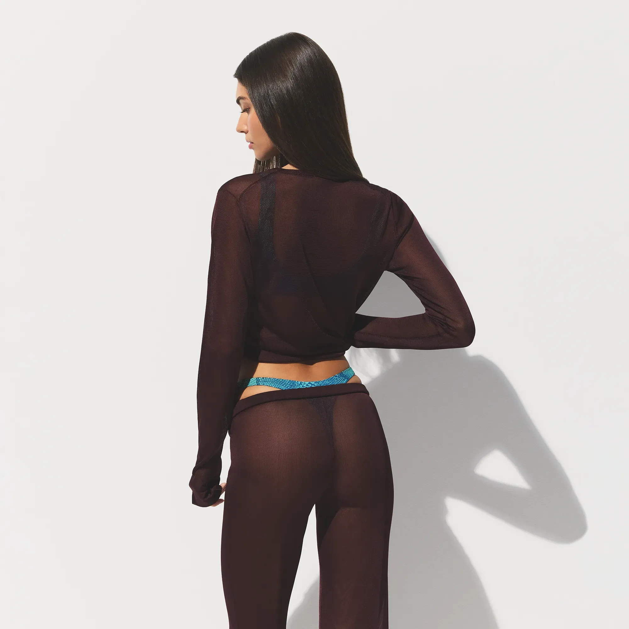 SLINKY KNIT CREW NECK LONG SLEEVE TOP | CURRANT - Image 4