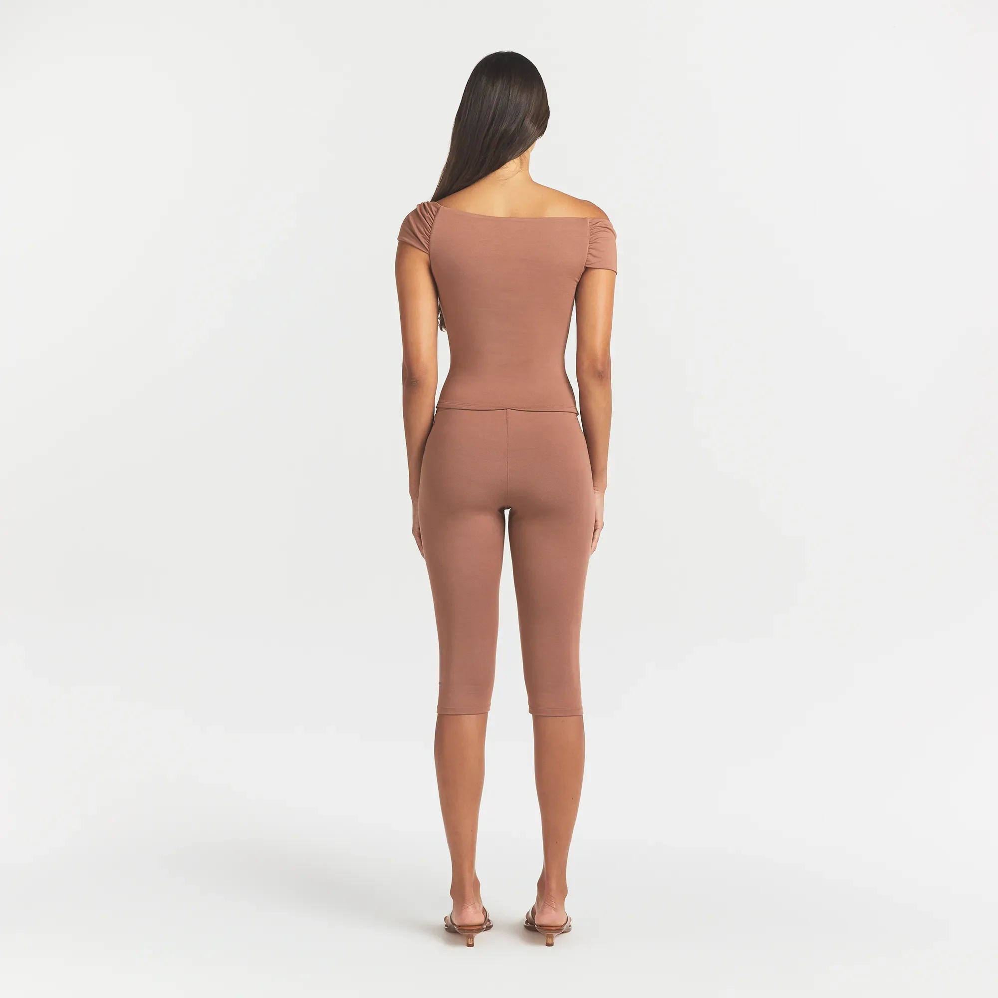 SMOOTH LAYERS ASYMMETRICAL OFF THE SHOULDER TOP | NUTMEG - Image 4