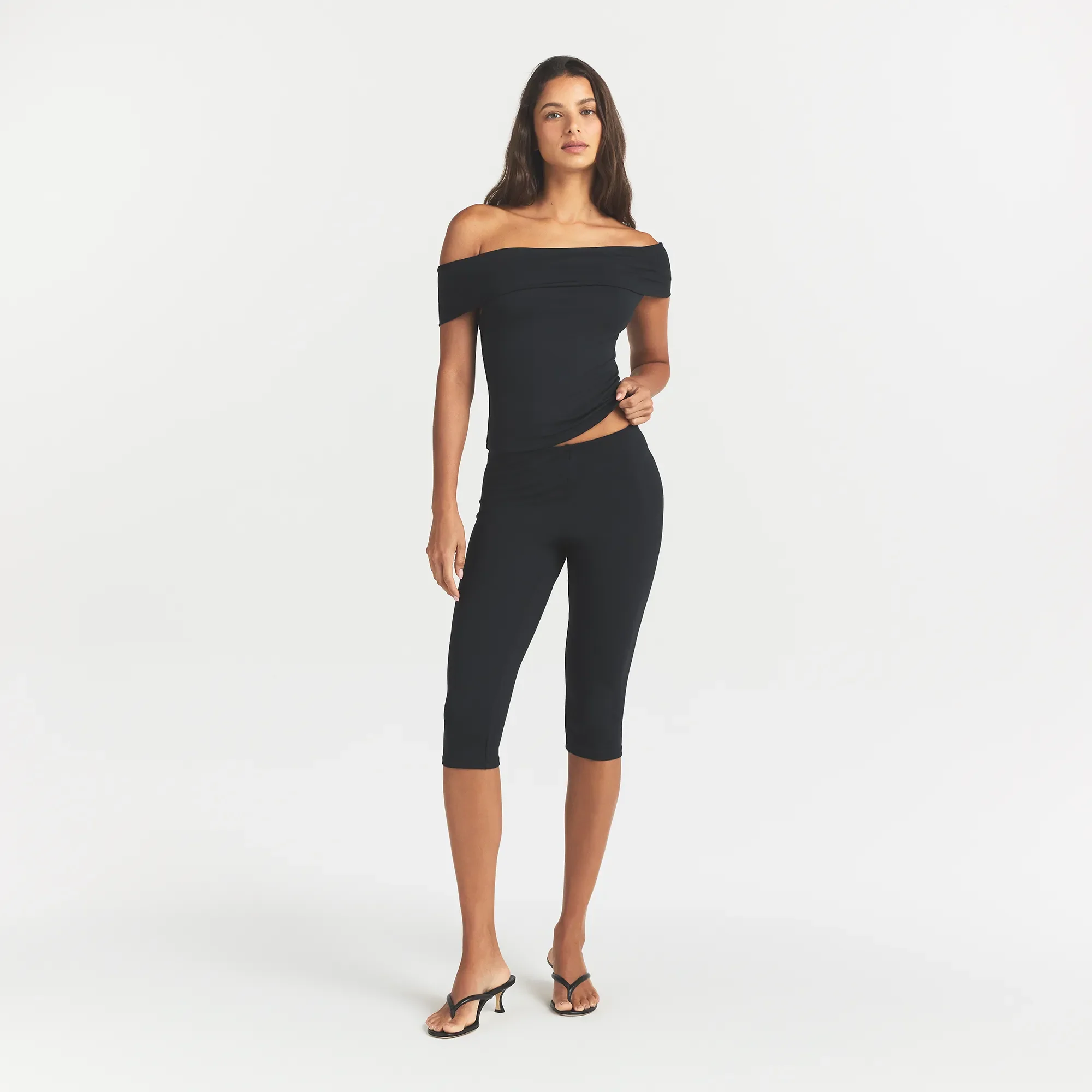 SMOOTH LAYERS HIGH-WAISTED CAPRI | OBSIDIAN - Image 2