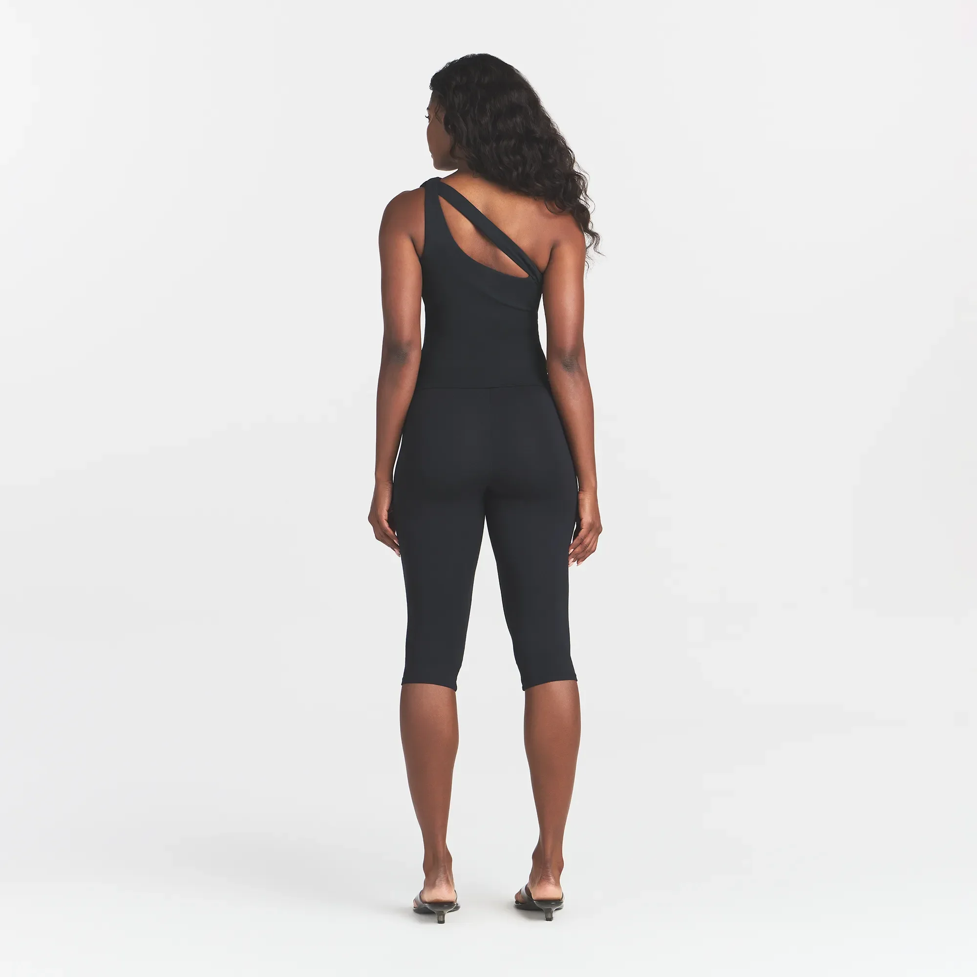 SMOOTH LAYERS ONE SHOULDER TOP | OBSIDIAN - Image 4