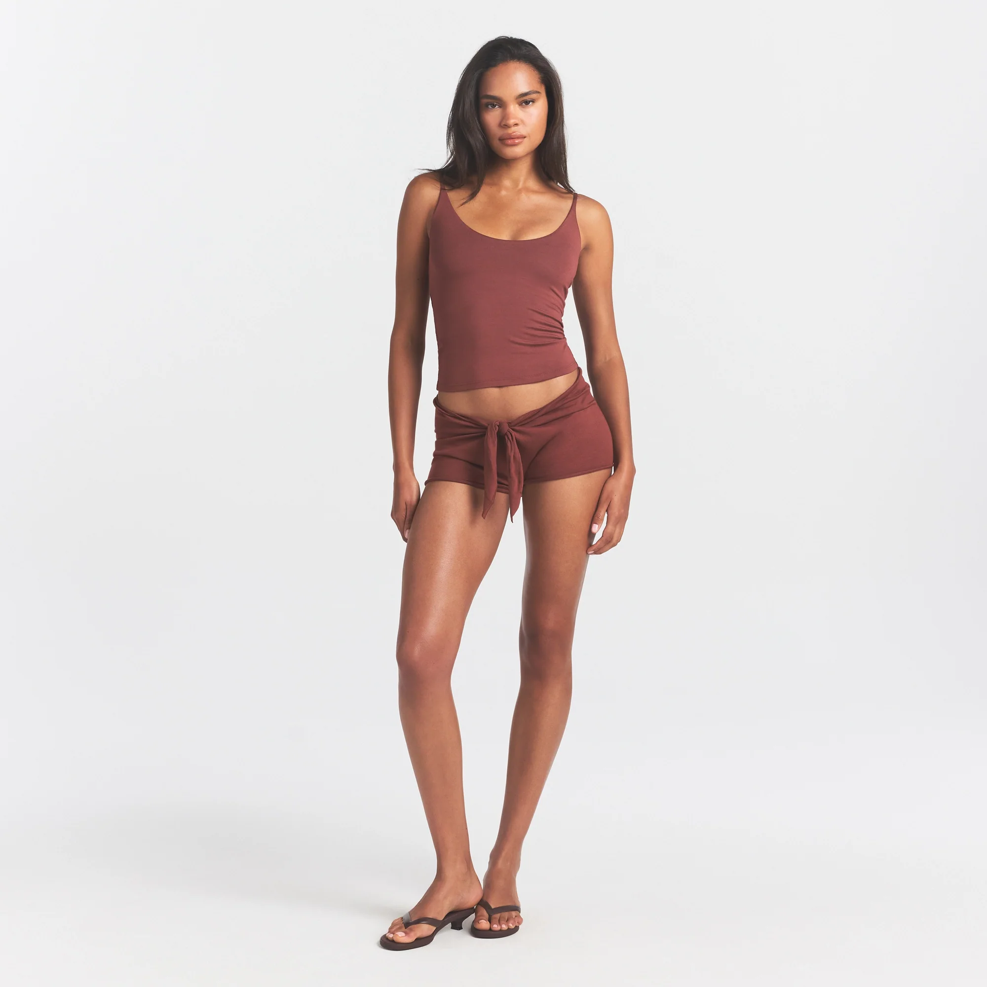SMOOTH LAYERS SCOOP NECK CAMI | HENNA - Image 2