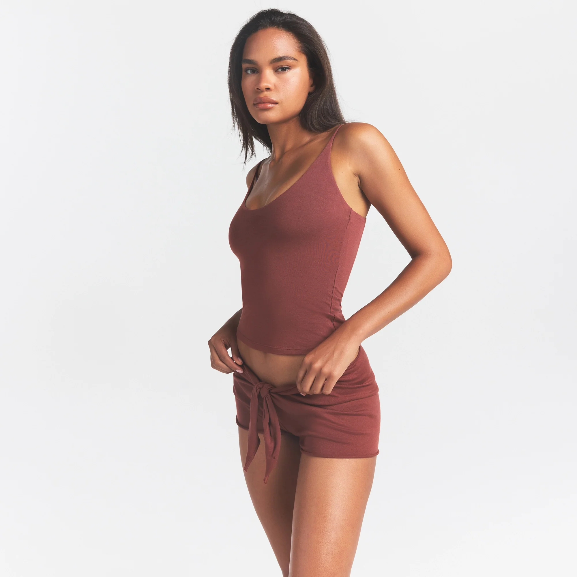 SMOOTH LAYERS SCOOP NECK CAMI | HENNA - Image 3