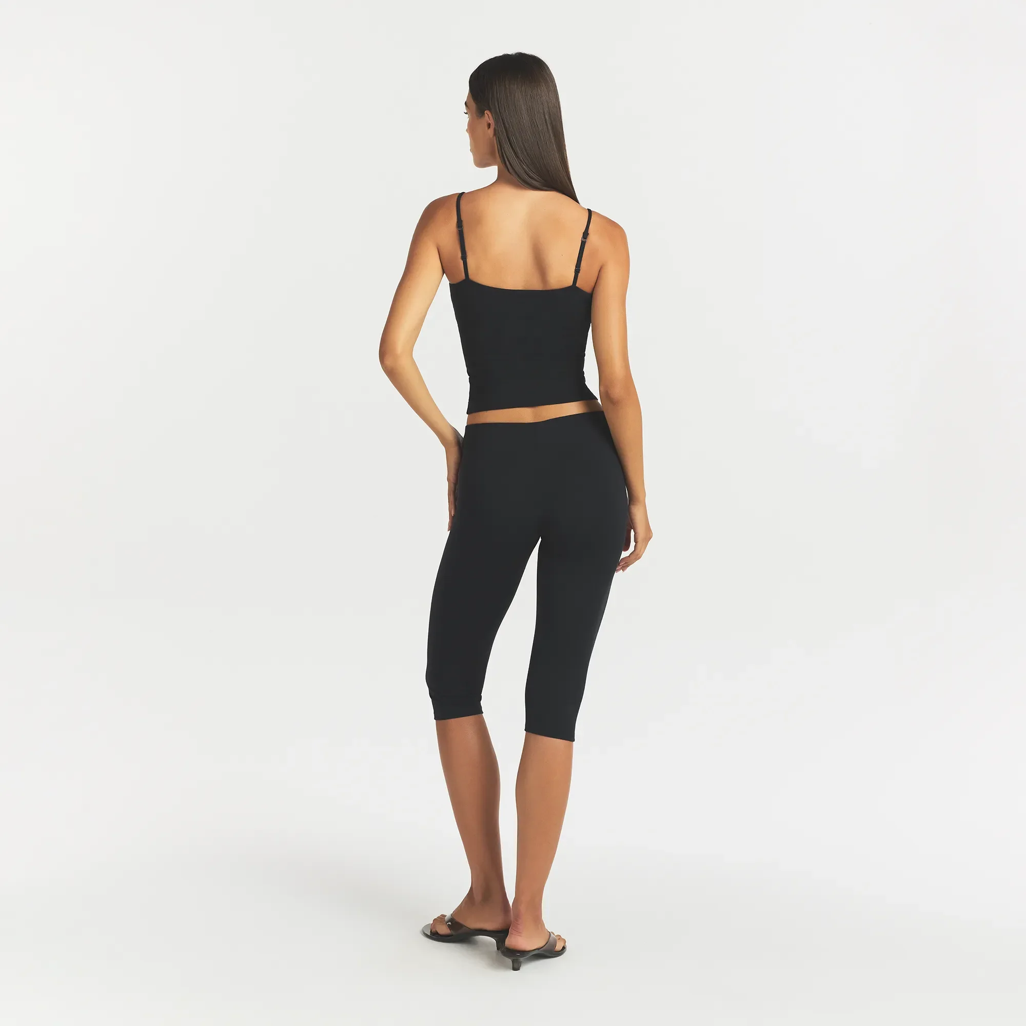 SMOOTH LAYERS SCOOP NECK CAMI | OBSIDIAN - Image 4