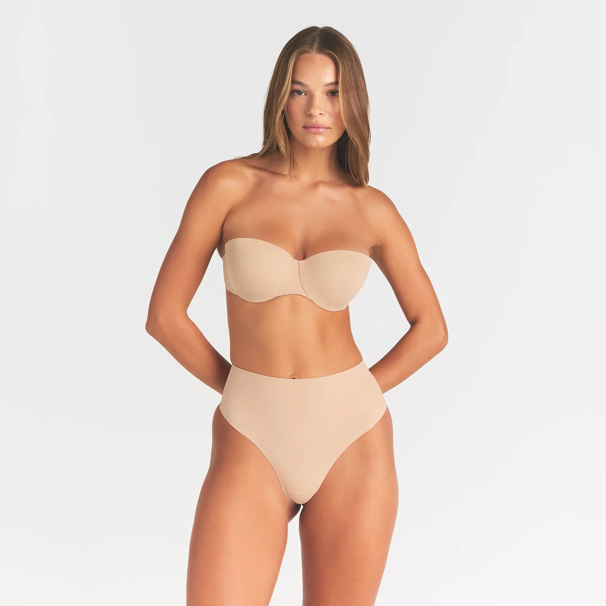 SMOOTHING INTIMATES STRAPLESS BRA | CLAY - Image 3