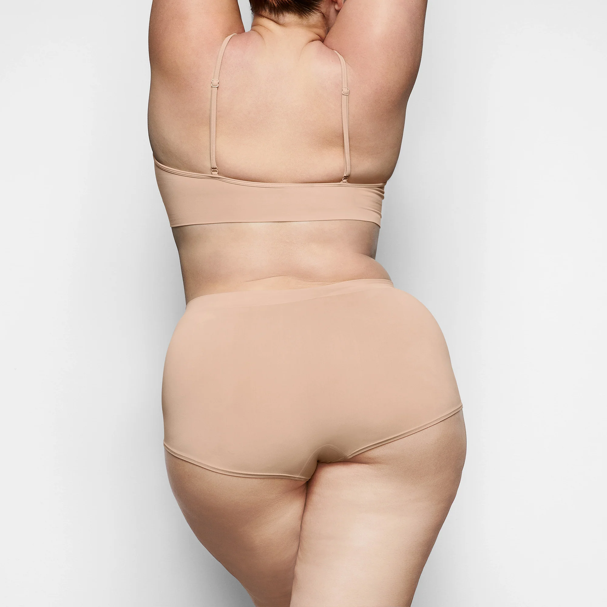 SOFT SMOOTHING SEAMLESS BOY SHORT | CLAY - Image 4