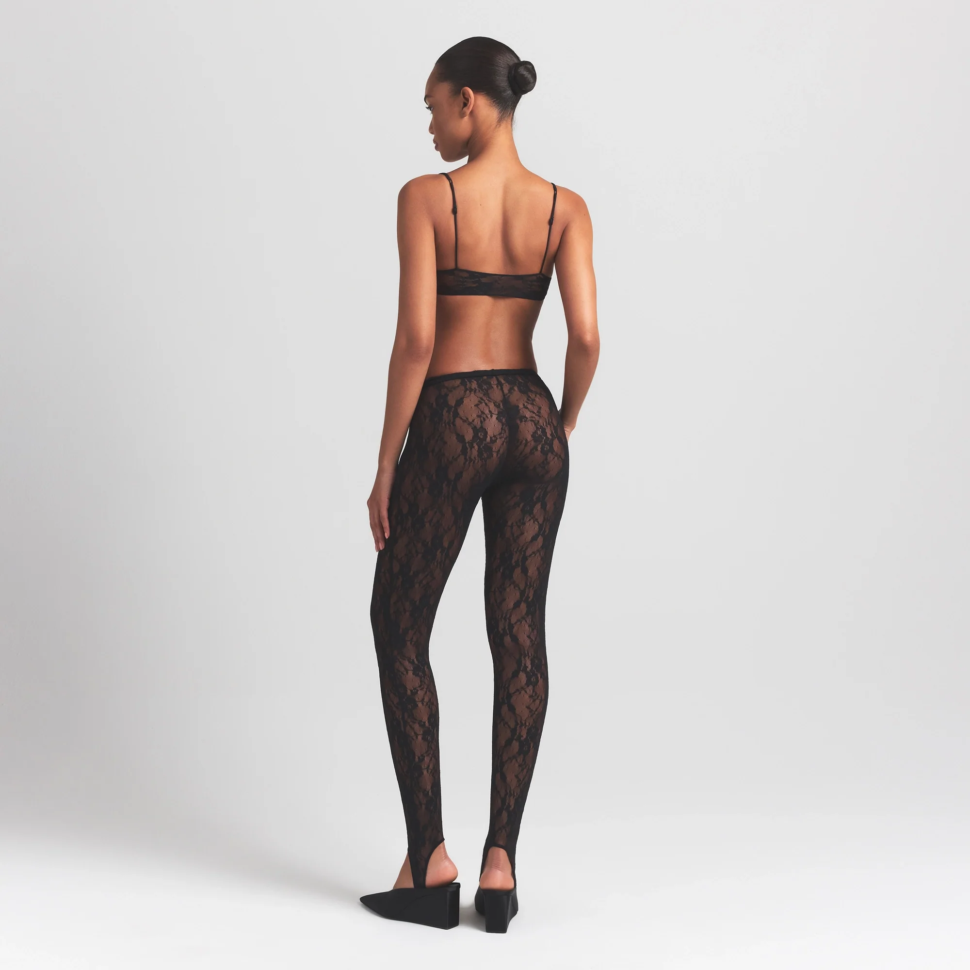 STRETCH LACE STIRRUP LEGGING | SOOT - Image 6