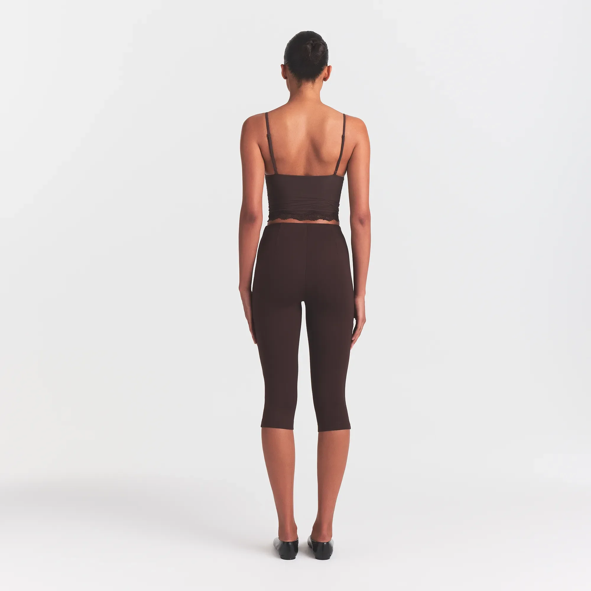 THE ESSENTIAL COLLECTION HIGH-WAISTED CAPRI | ESPRESSO - Image 4