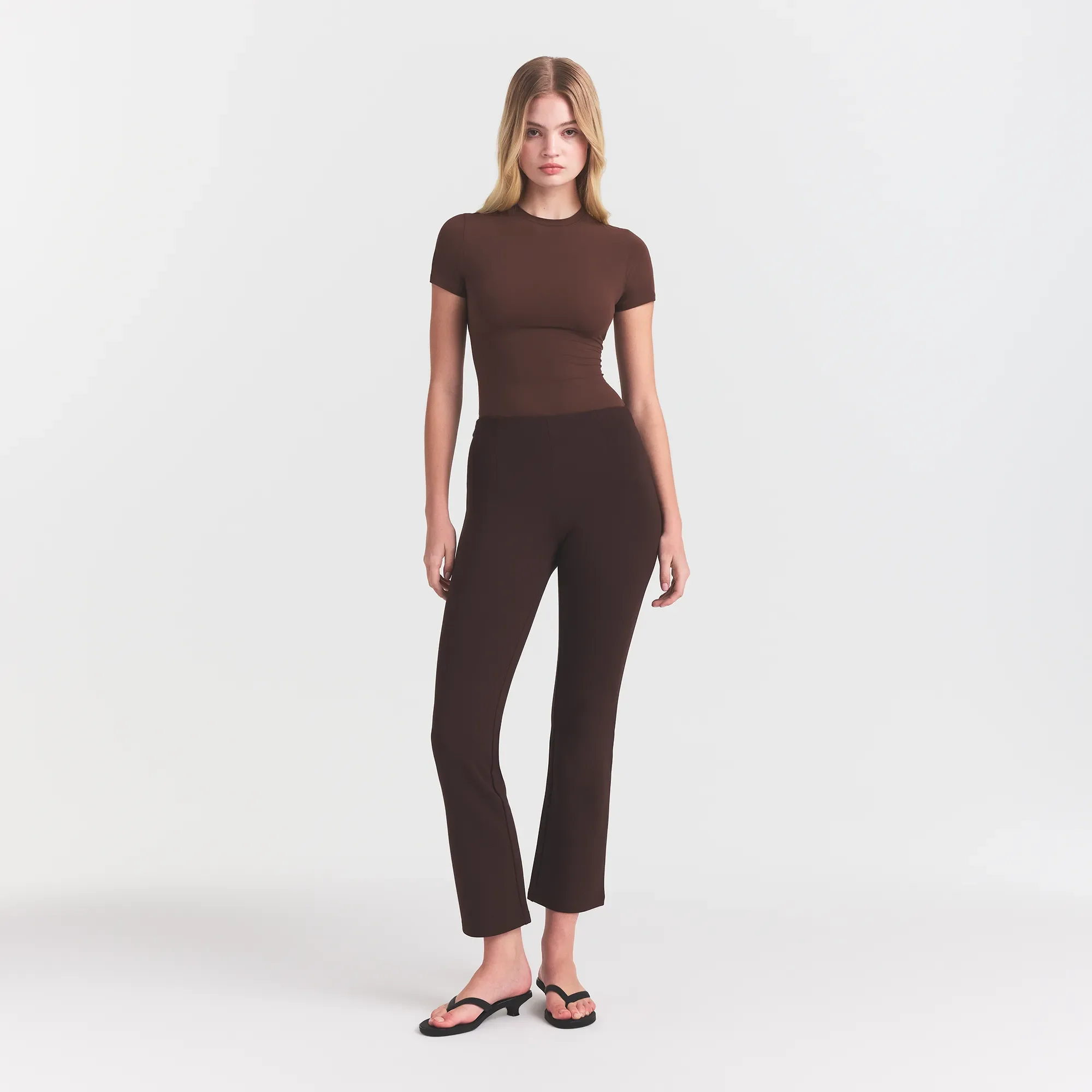 THE ESSENTIAL COLLECTION HIGH-WAISTED CROPPED KICK FLARE PANT | ESPRESSO - Image 2