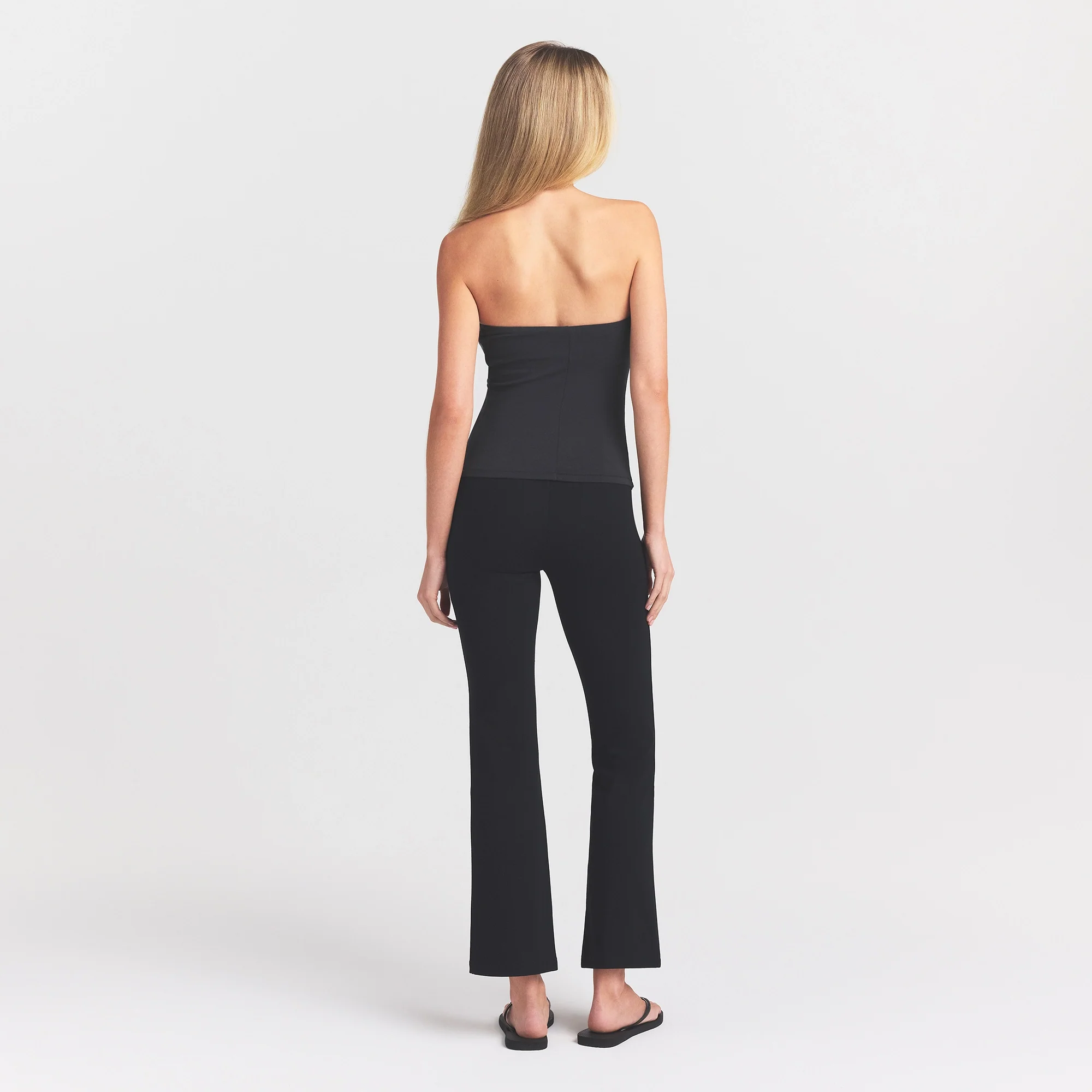 THE ESSENTIAL COLLECTION HIGH-WAISTED CROPPED KICK FLARE PANT | OBSIDIAN - Image 5