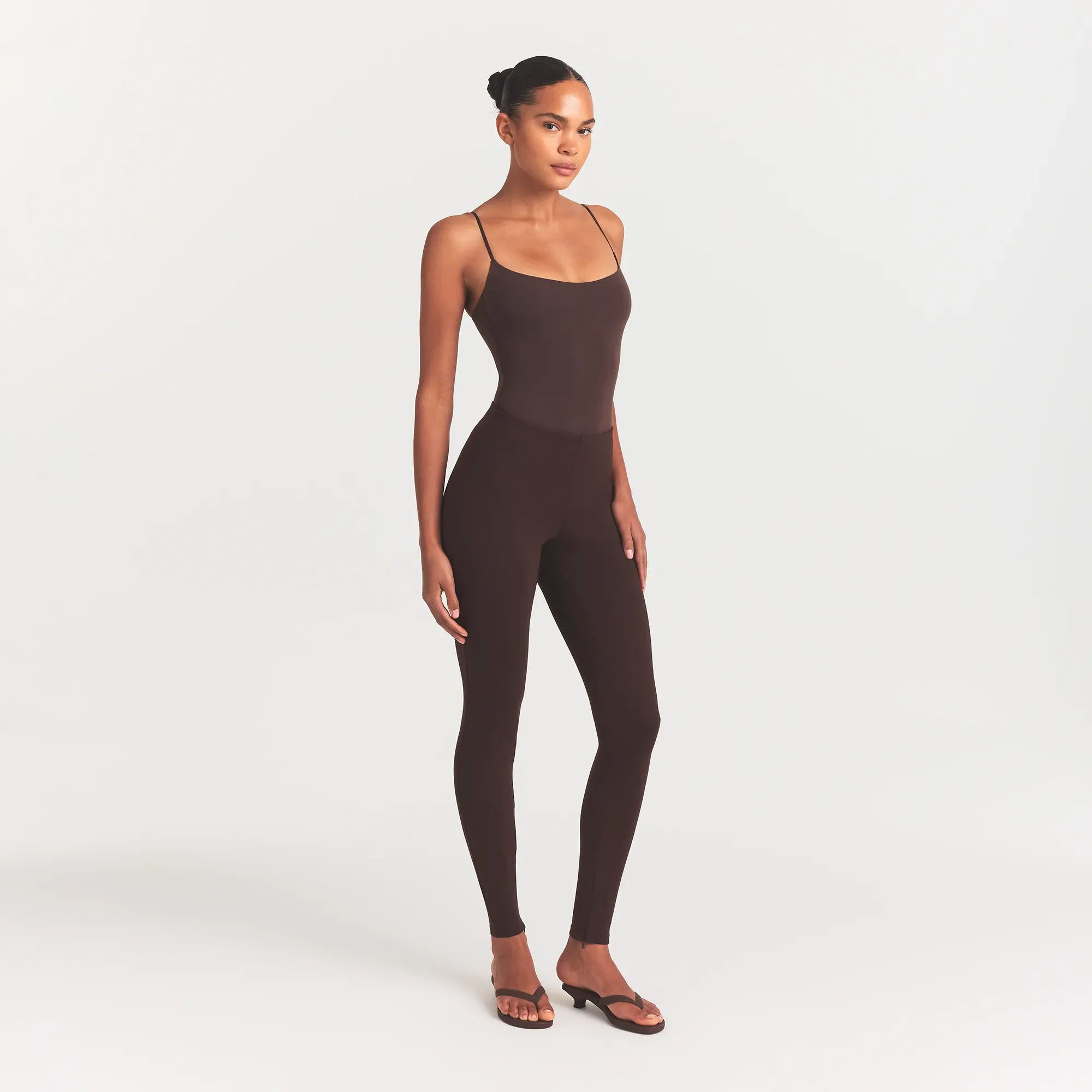 THE ESSENTIAL COLLECTION HIGH-WAISTED LEGGING | ESPRESSO - Image 2
