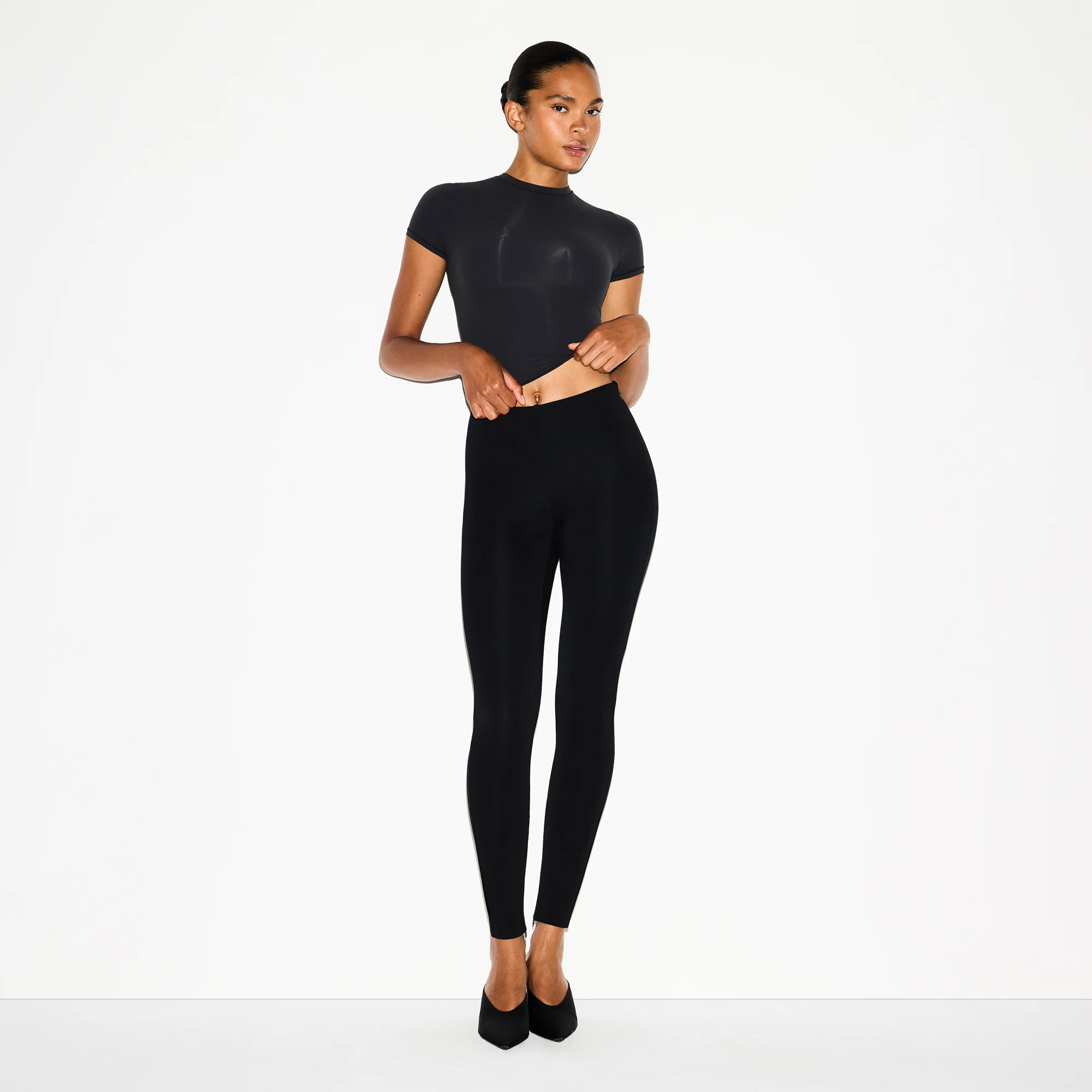 THE ESSENTIAL COLLECTION HIGH-WAISTED LEGGING | OBSIDIAN - Image 2