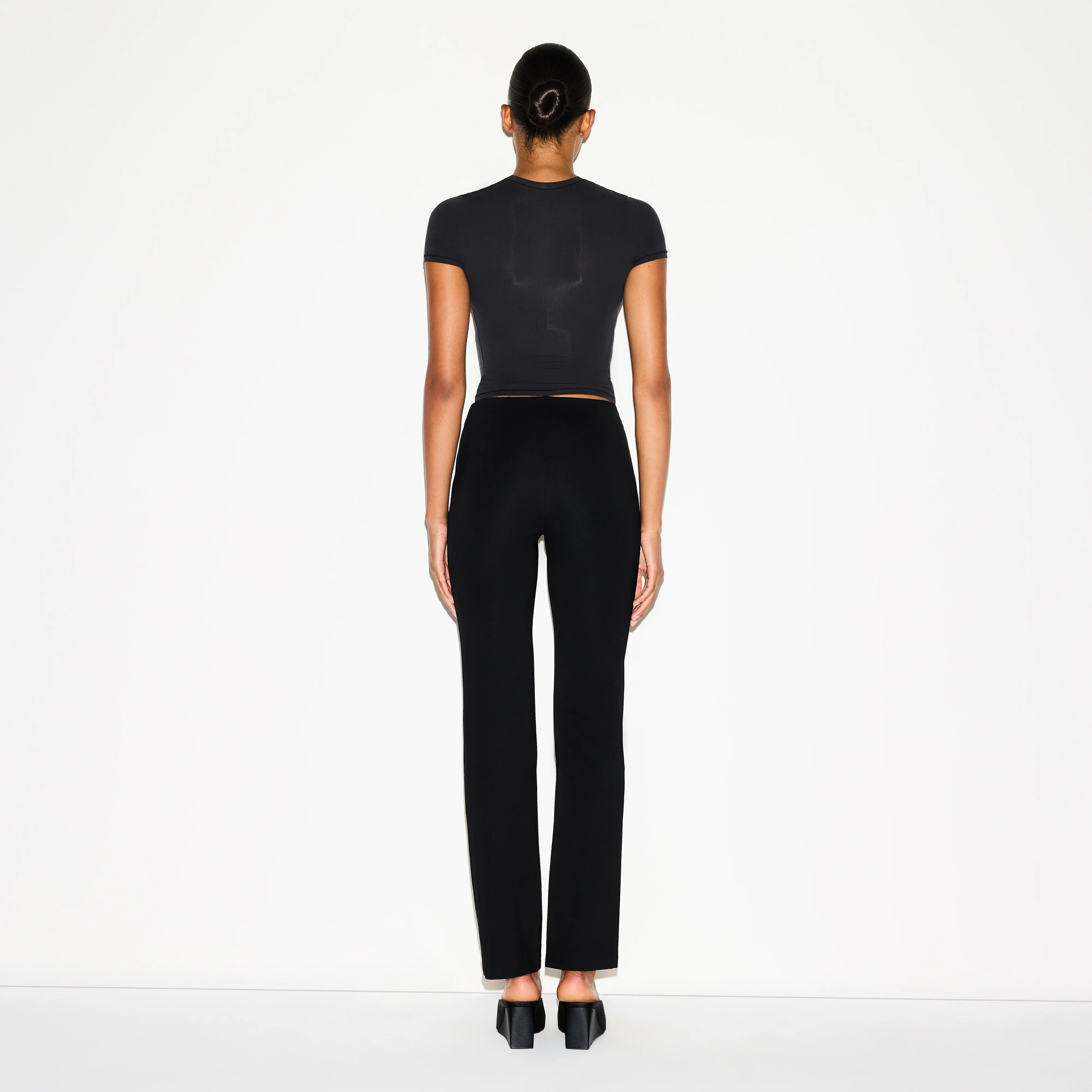 THE ESSENTIAL COLLECTION HIGH-WAISTED PINTUCK STRAIGHT LEG PANT | OBSIDIAN - Image 5