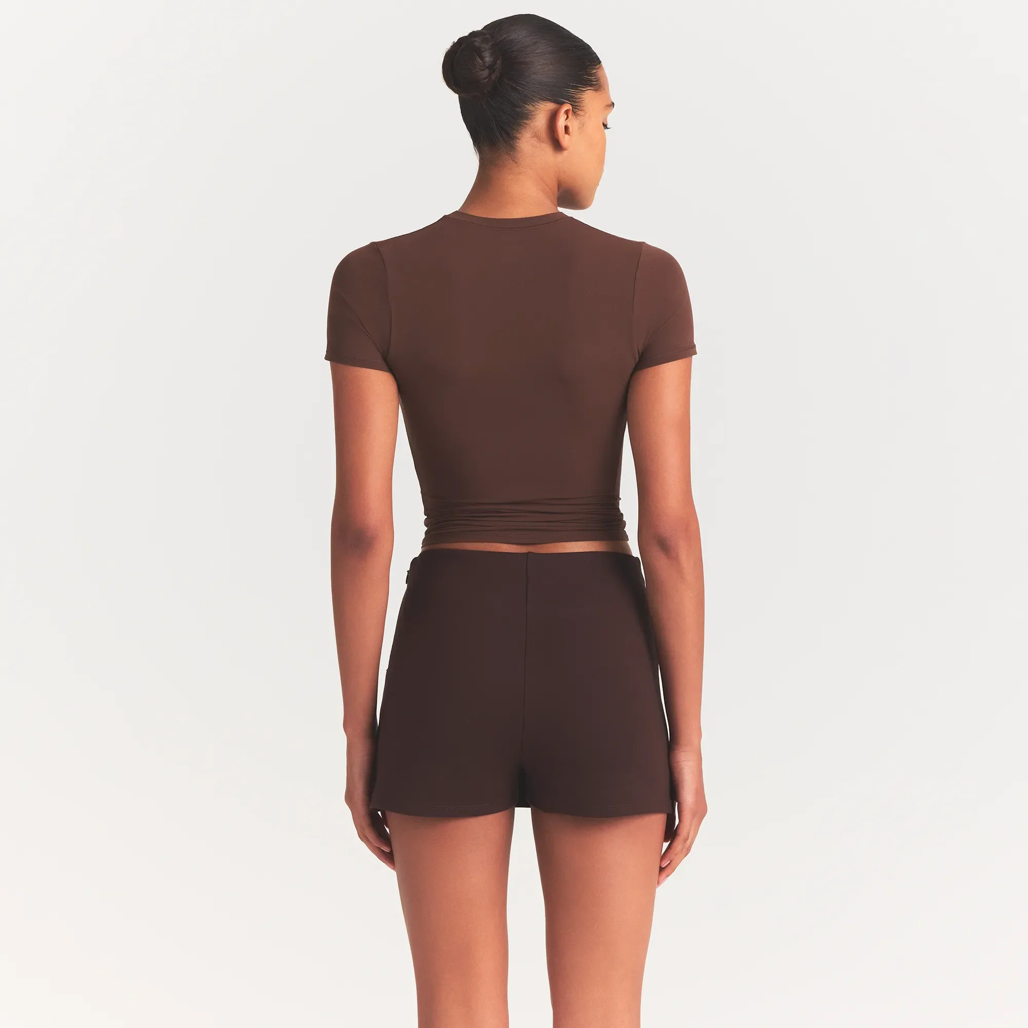 THE ESSENTIAL COLLECTION MINI SKORT | ESPRESSO - Image 4