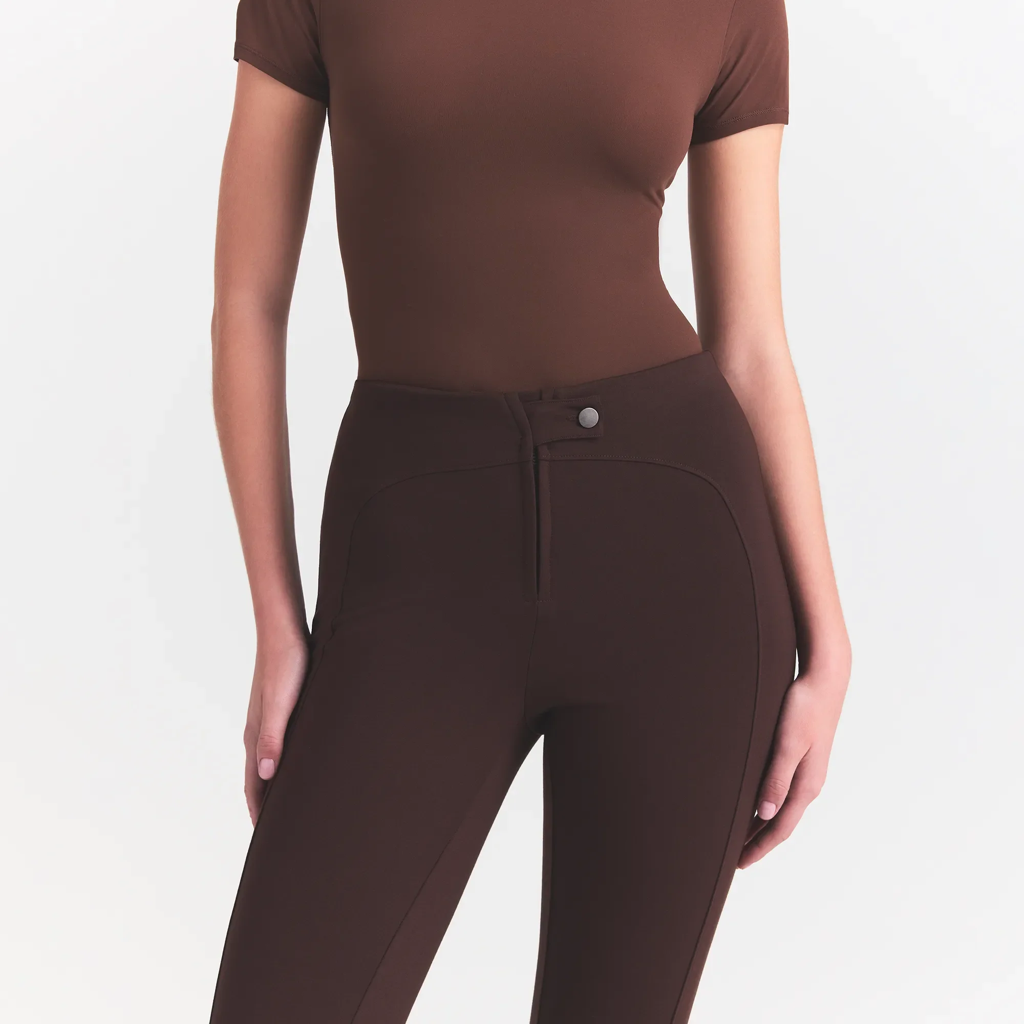 THE ESSENTIAL COLLECTION ZIP FRONT LEGGING | ESPRESSO - Image 3