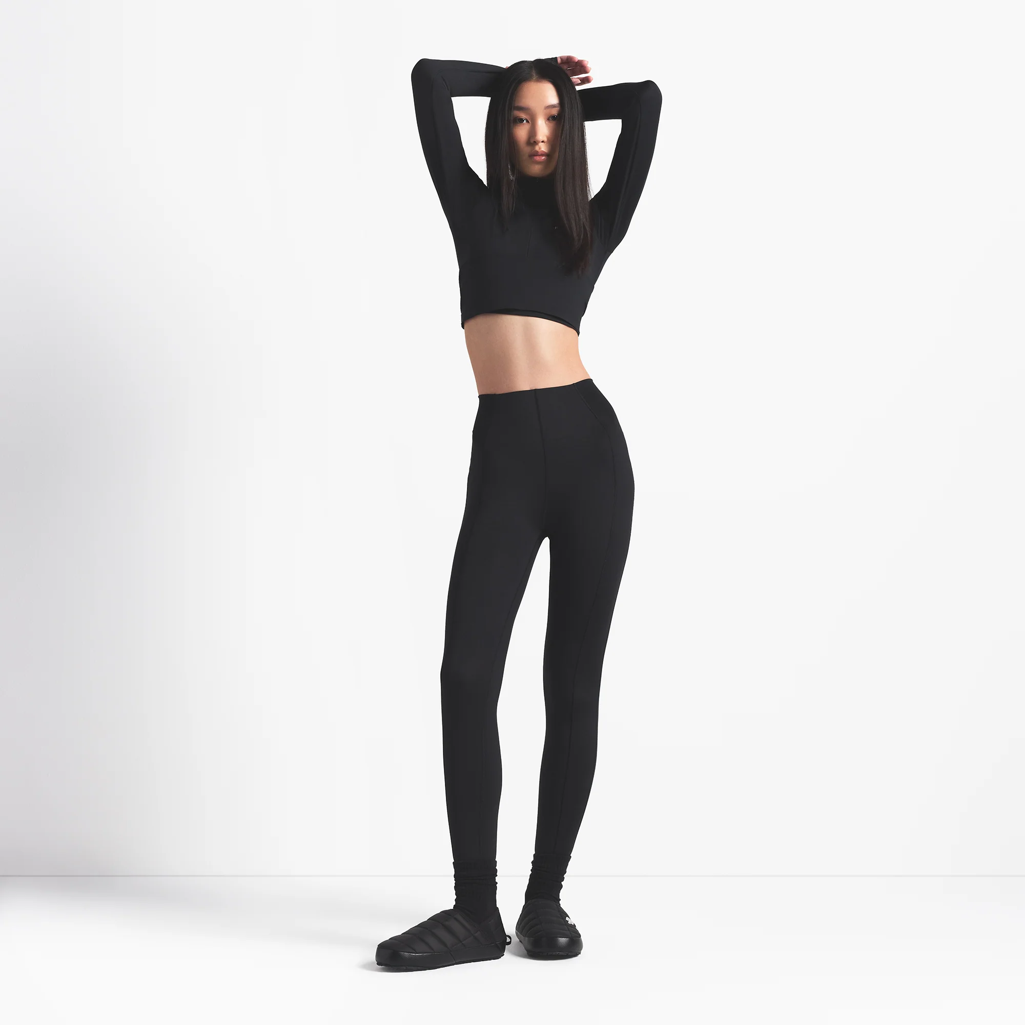THE NORTH FACE X SKIMS REFINA LEGGING | ONYX - Image 4