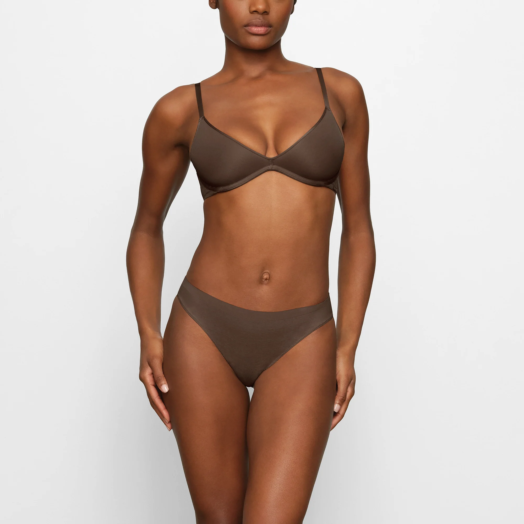 WEIGHTLESS SCOOP BRA | ESPRESSO - Image 2