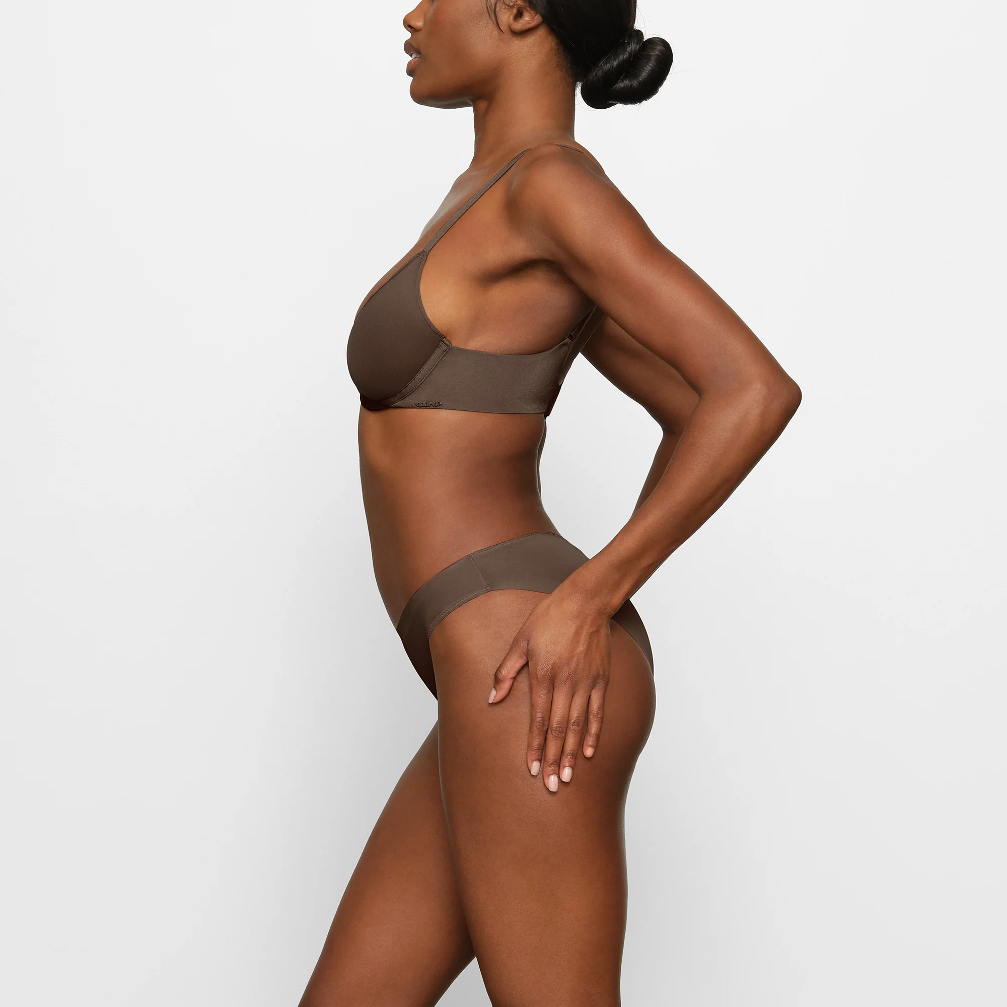WEIGHTLESS SCOOP BRA | ESPRESSO - Image 3