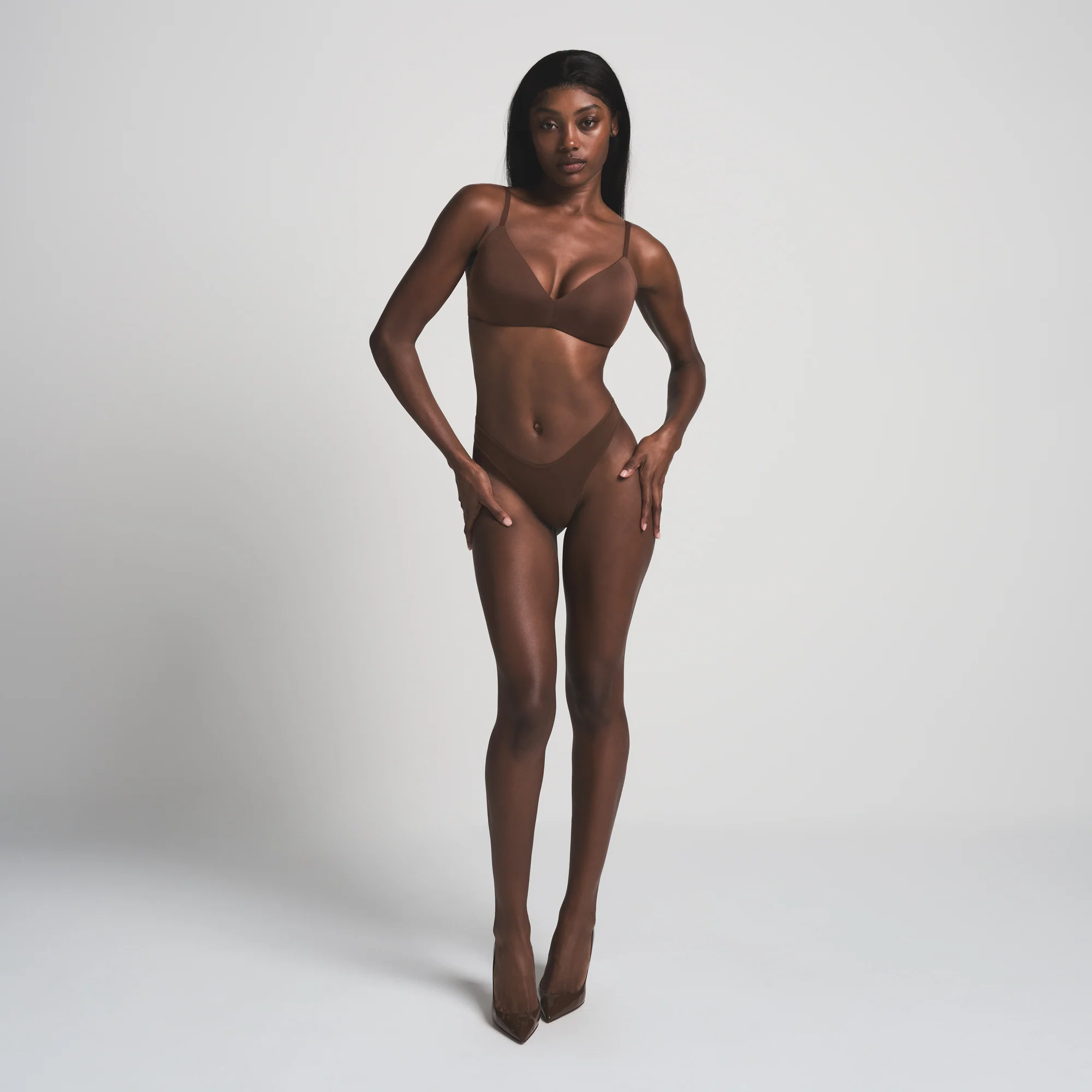 WIRELESS FORM PUSH-UP PLUNGE BRA | COCOA - Image 2