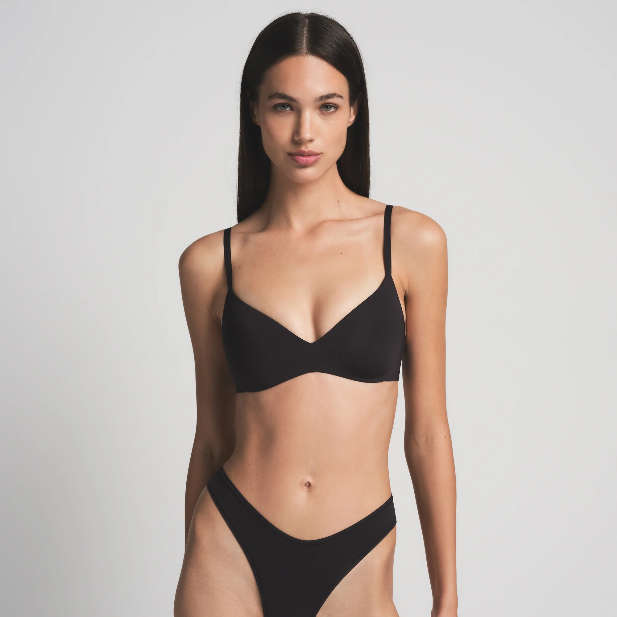 WIRELESS FORM PUSH-UP PLUNGE BRA | ONYX - Image 4