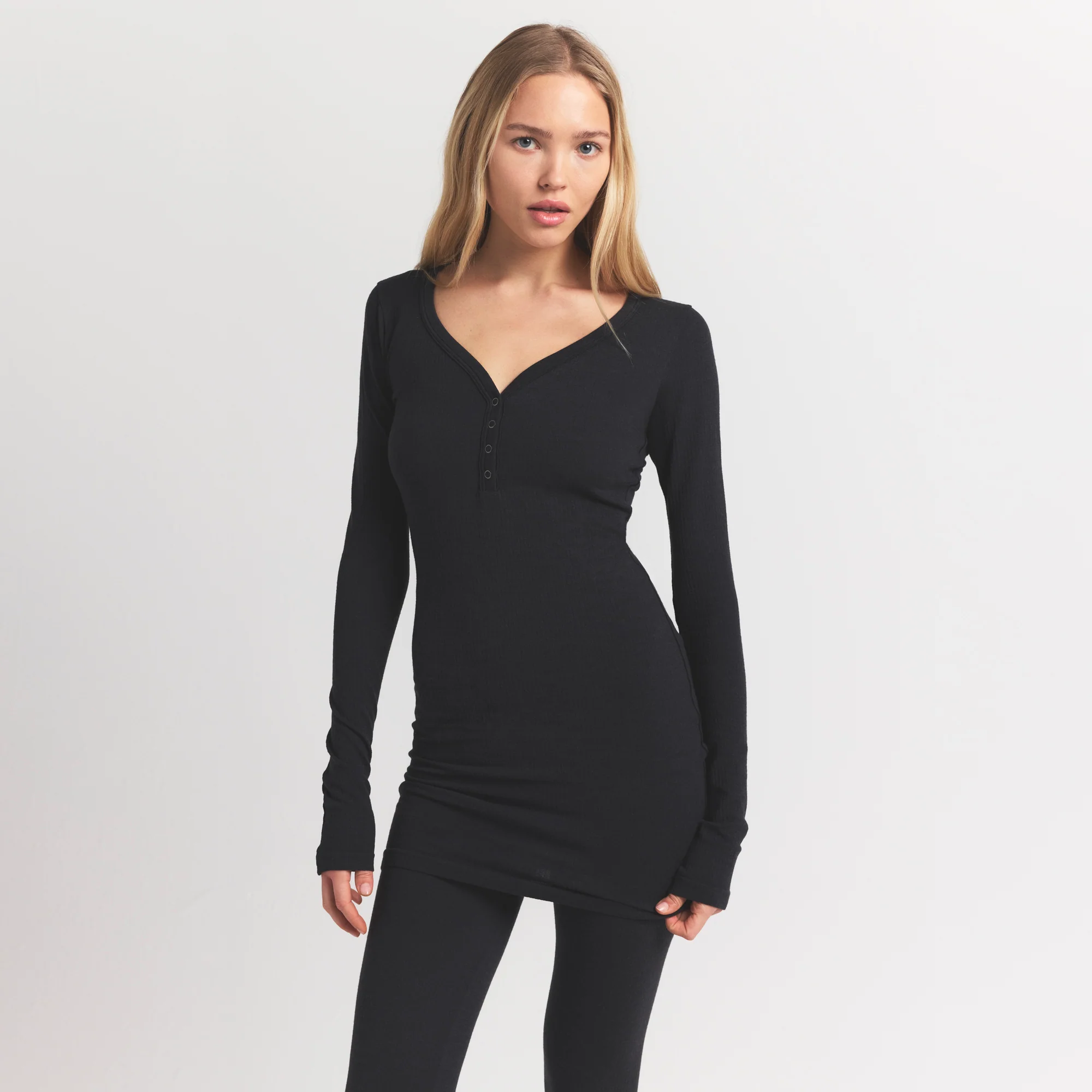 WOOL RIB HENLEY DRESS | OBSIDIAN - Image 3
